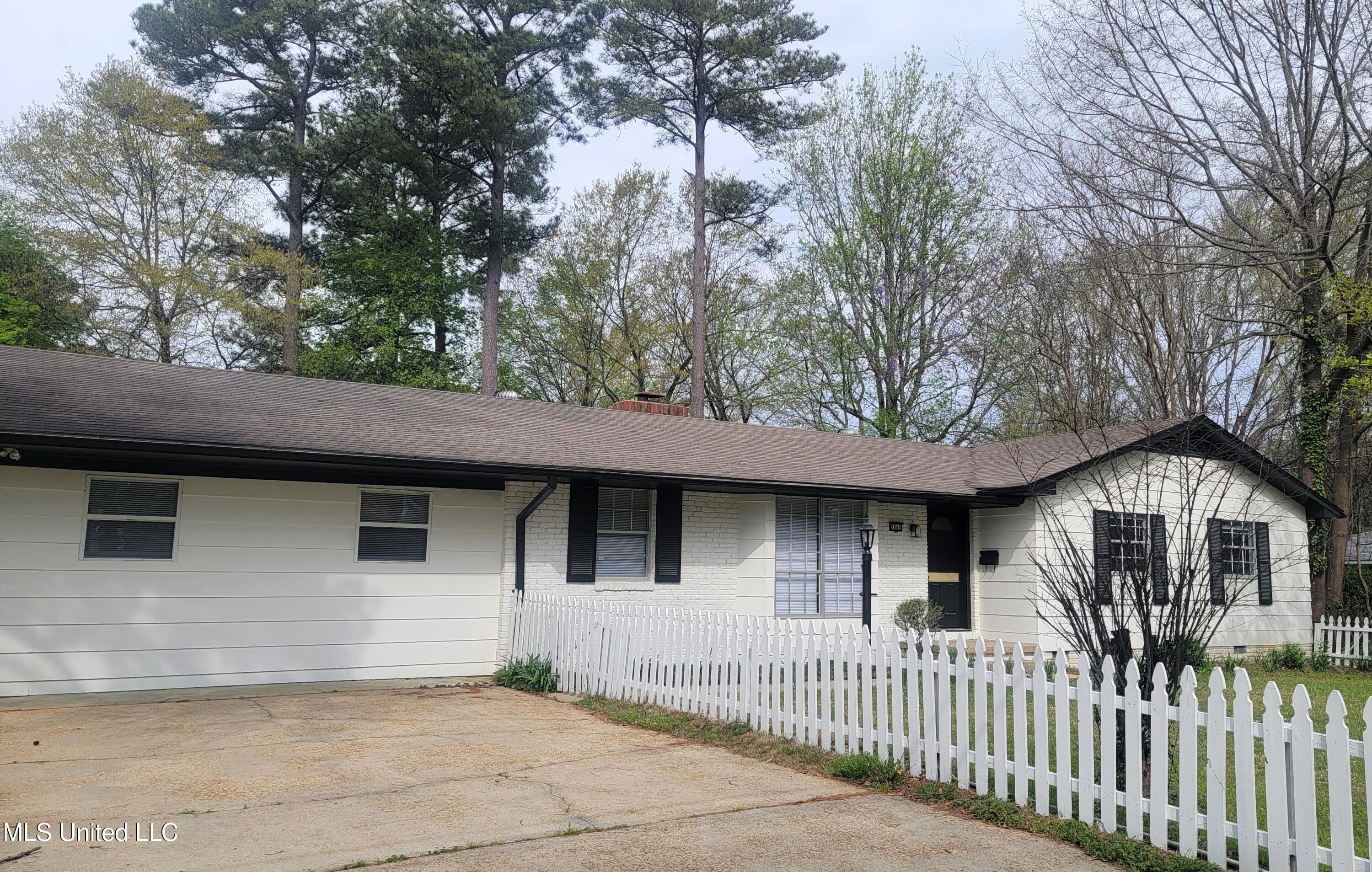 5849 Medallion Drive Property Photo 5