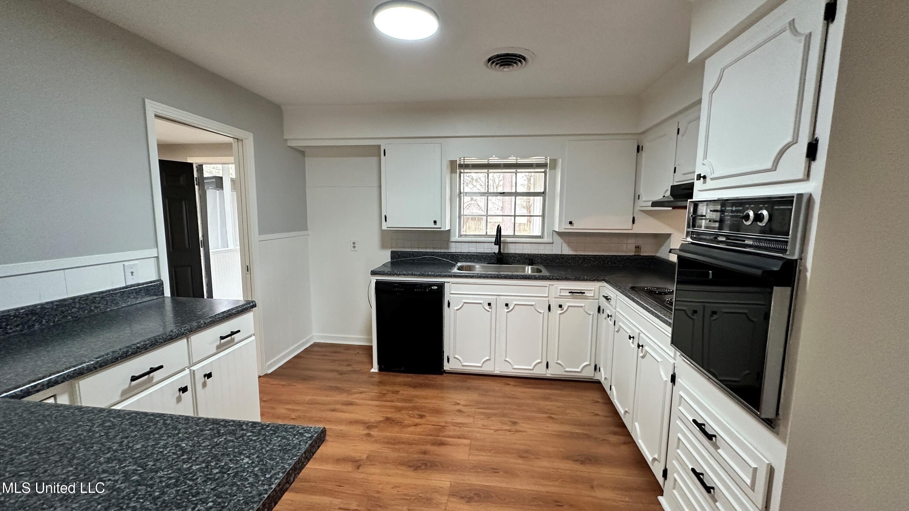 5849 Medallion Drive Property Photo 10