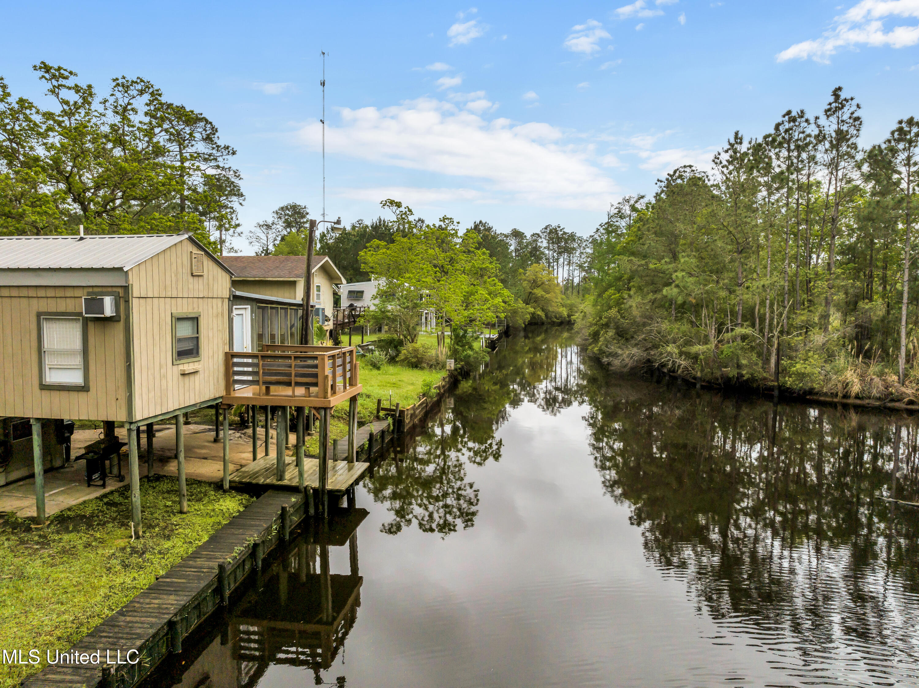 10091 River Drive Property Photo 4