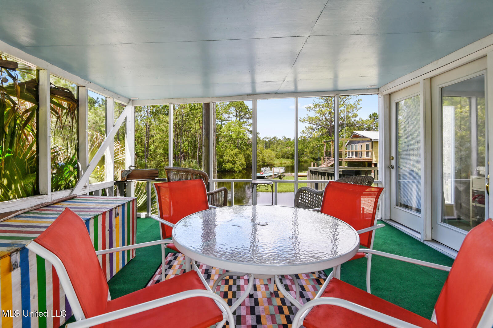 10091 River Drive Property Photo 8