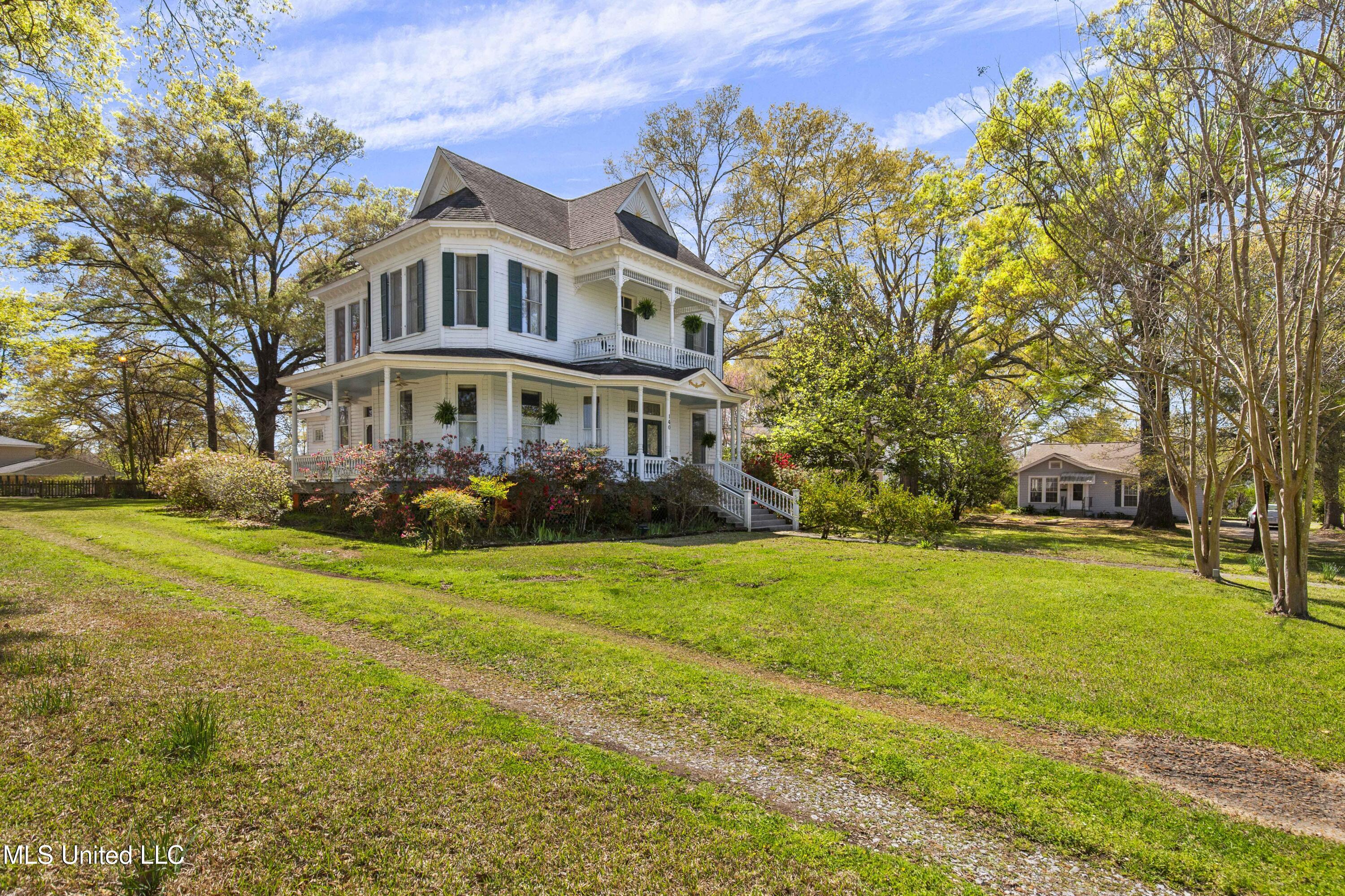 140 E Semmes Street Property Photo 5