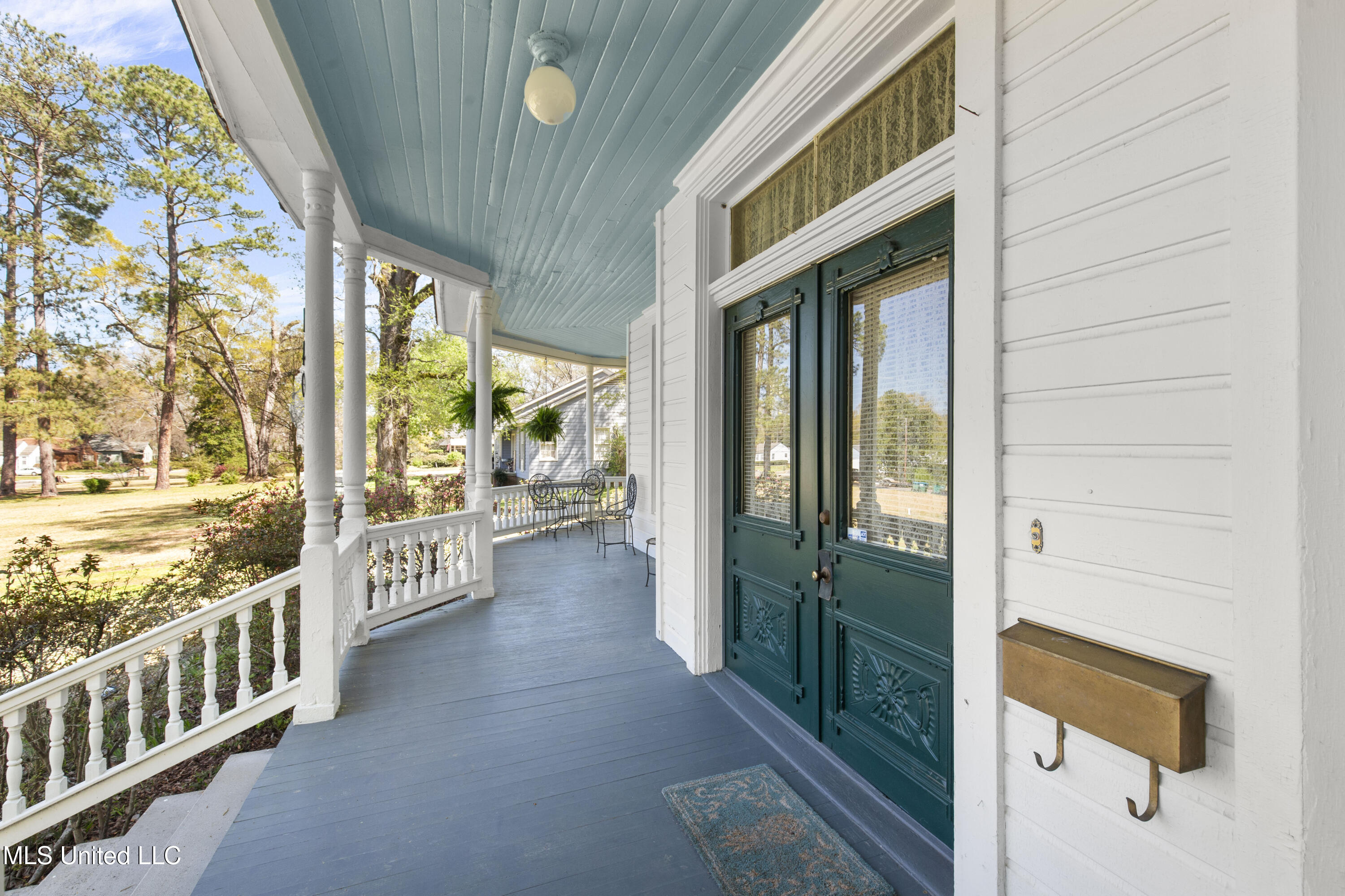 140 E Semmes Street Property Photo 9