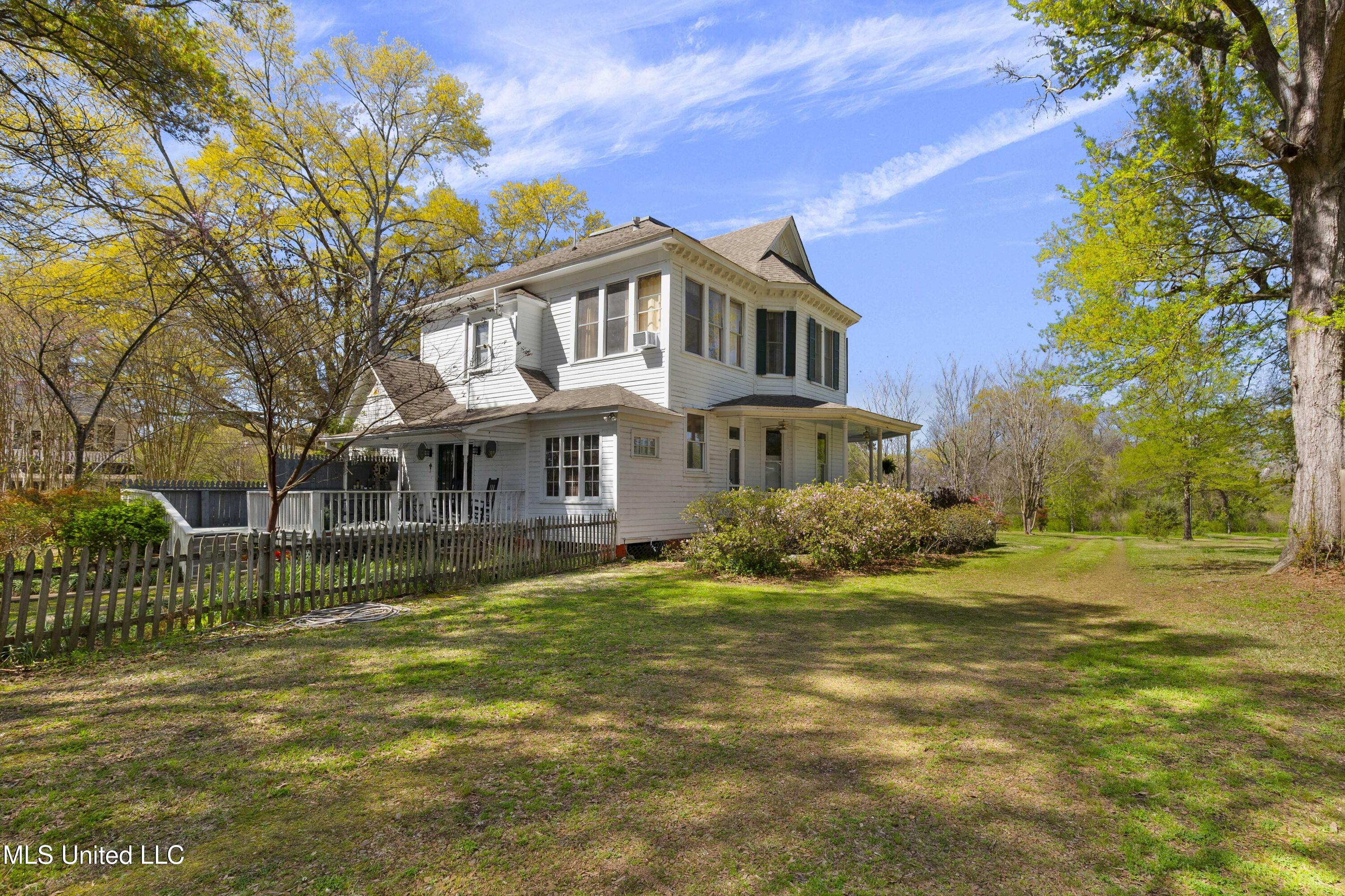 140 E Semmes Street Property Photo 14