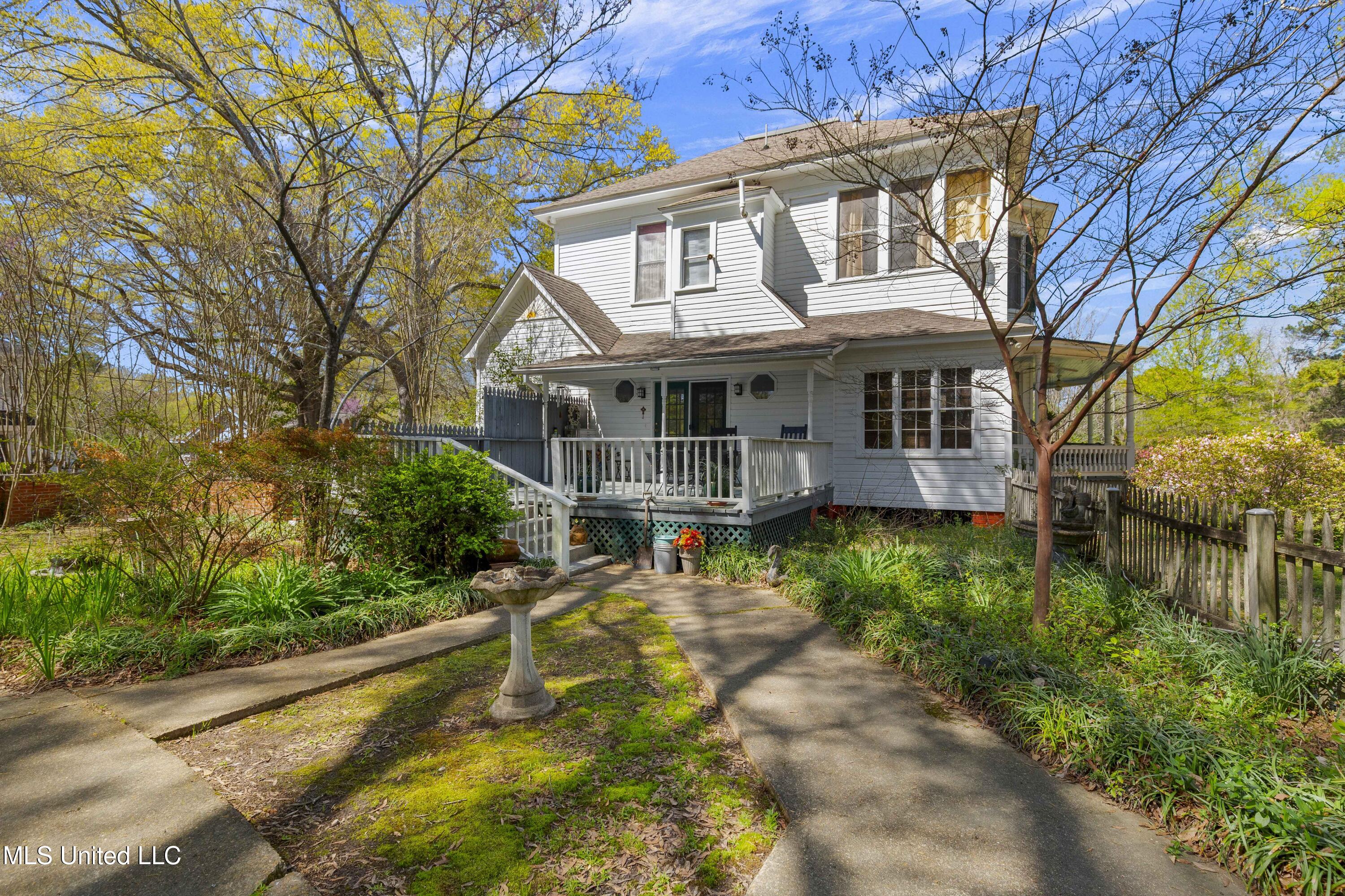 140 E Semmes Street Property Photo 15