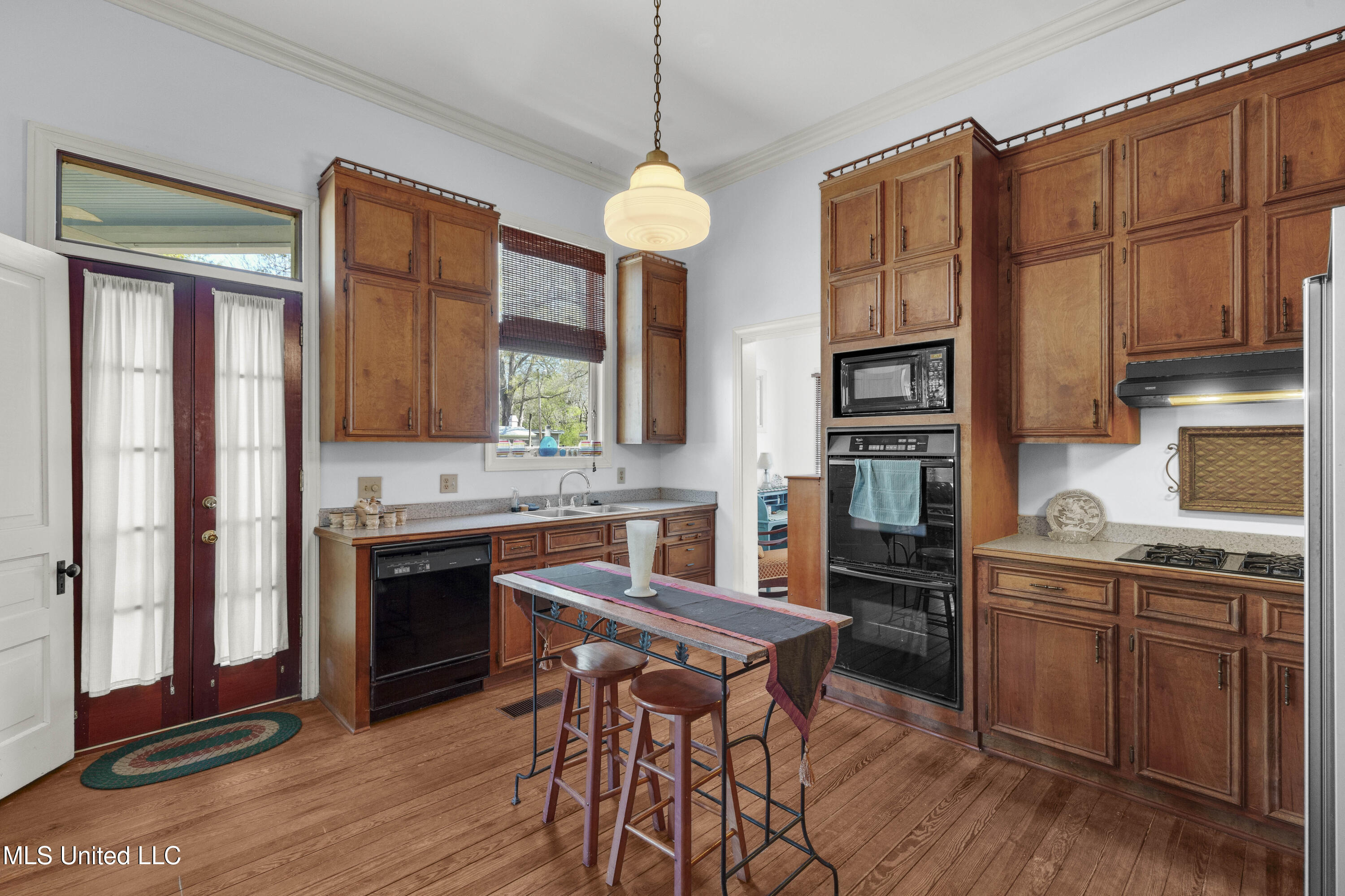 140 E Semmes Street Property Photo 33