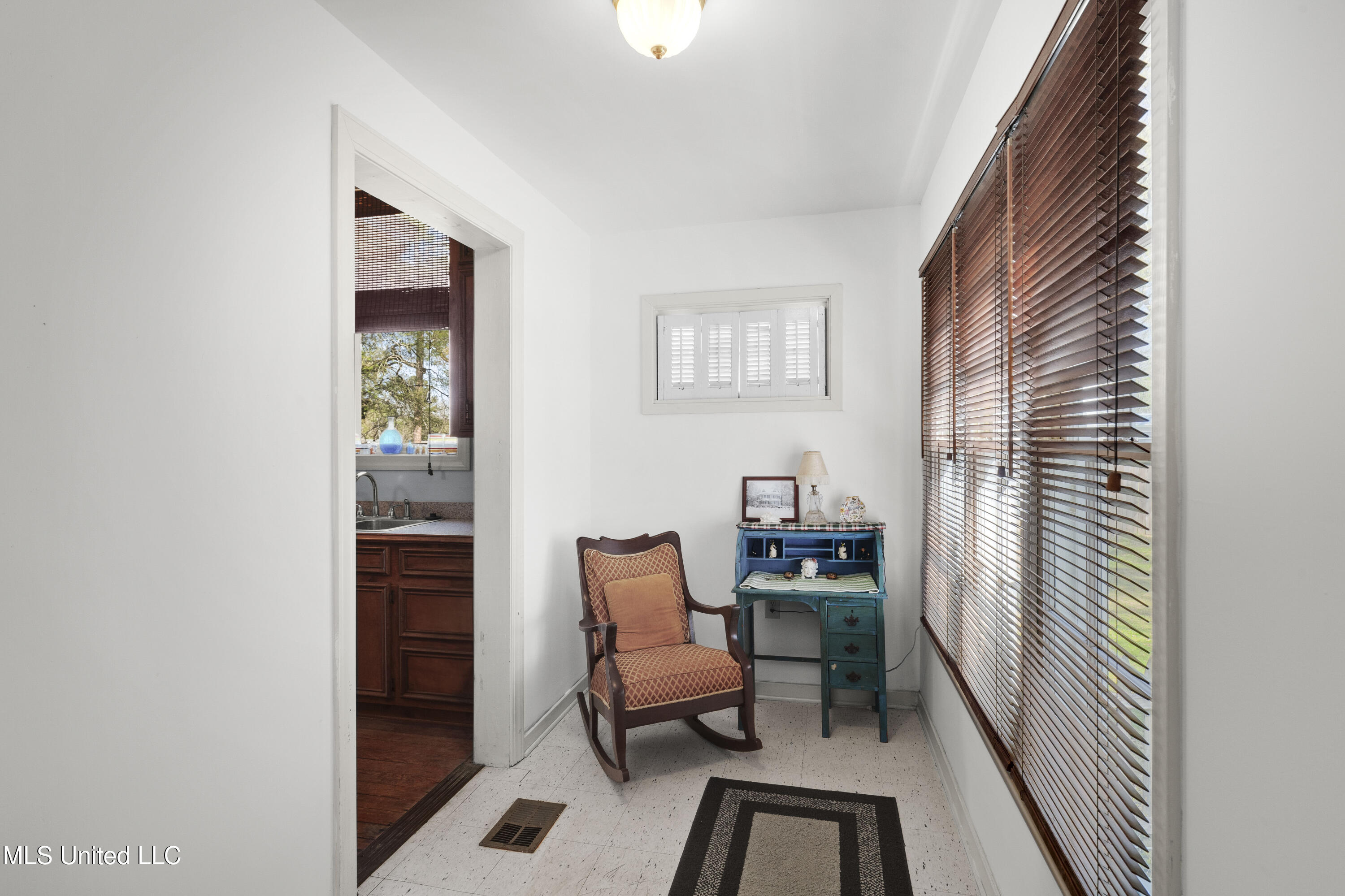 140 E Semmes Street Property Photo 44