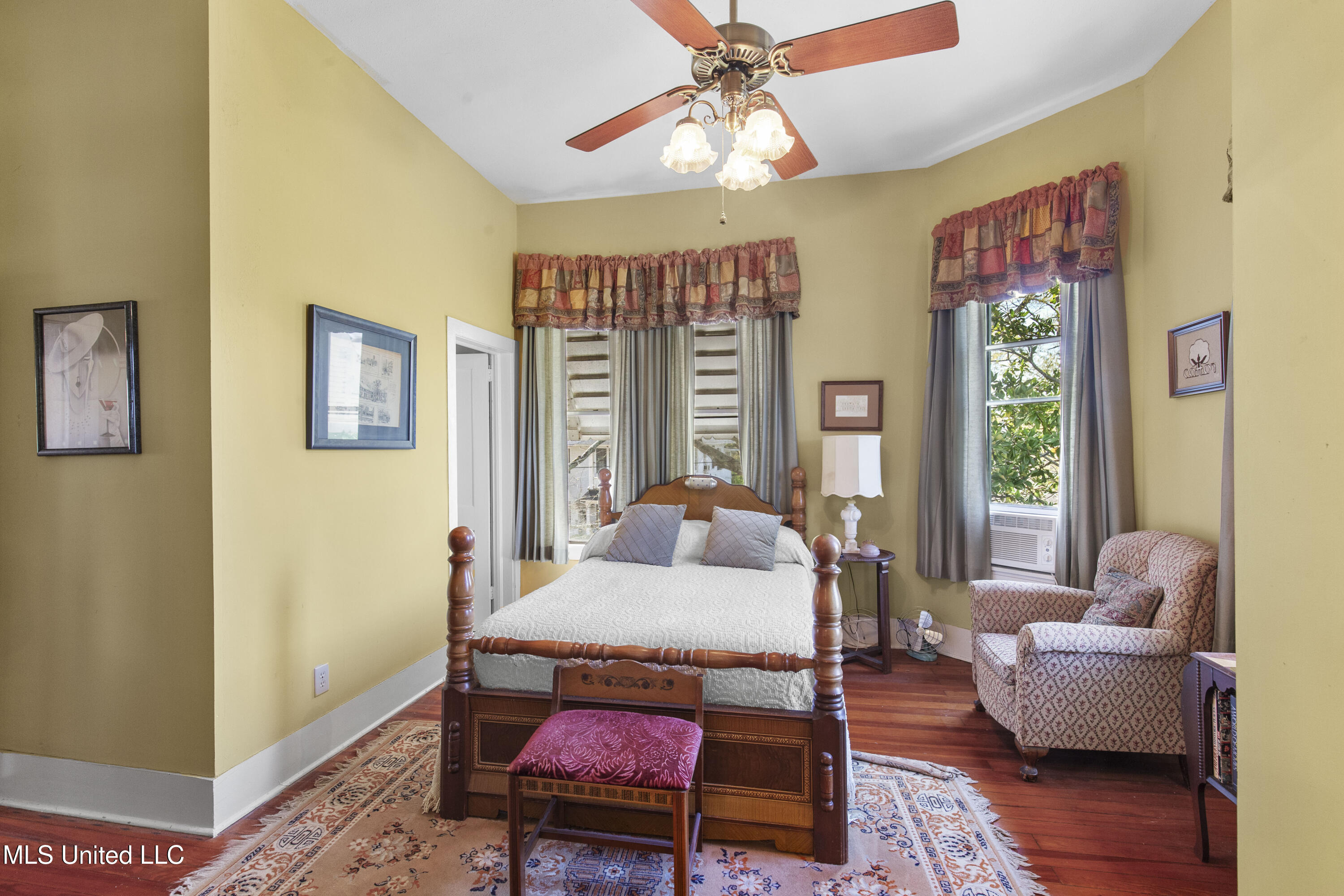 140 E Semmes Street Property Photo 52