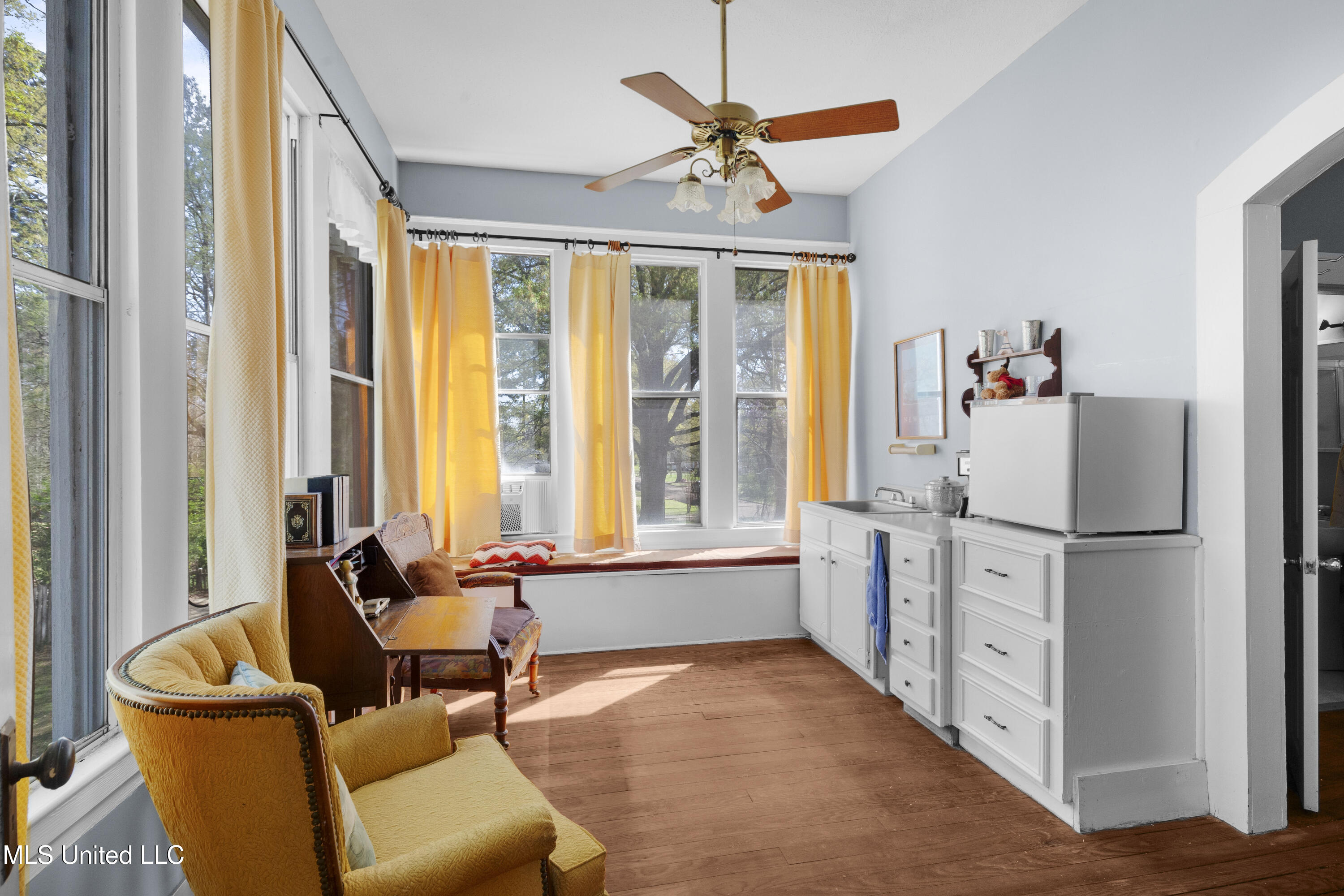 140 E Semmes Street Property Photo 60