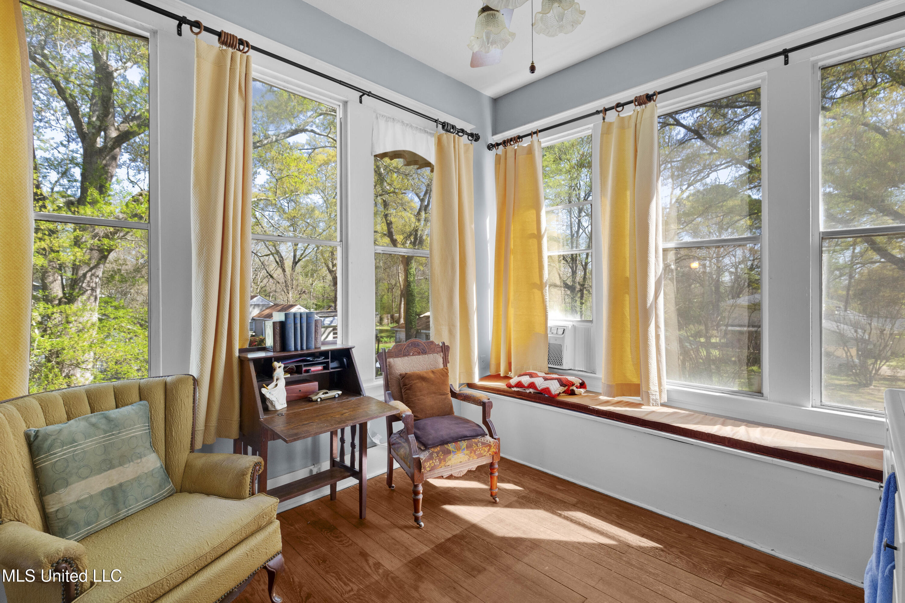 140 E Semmes Street Property Photo 62