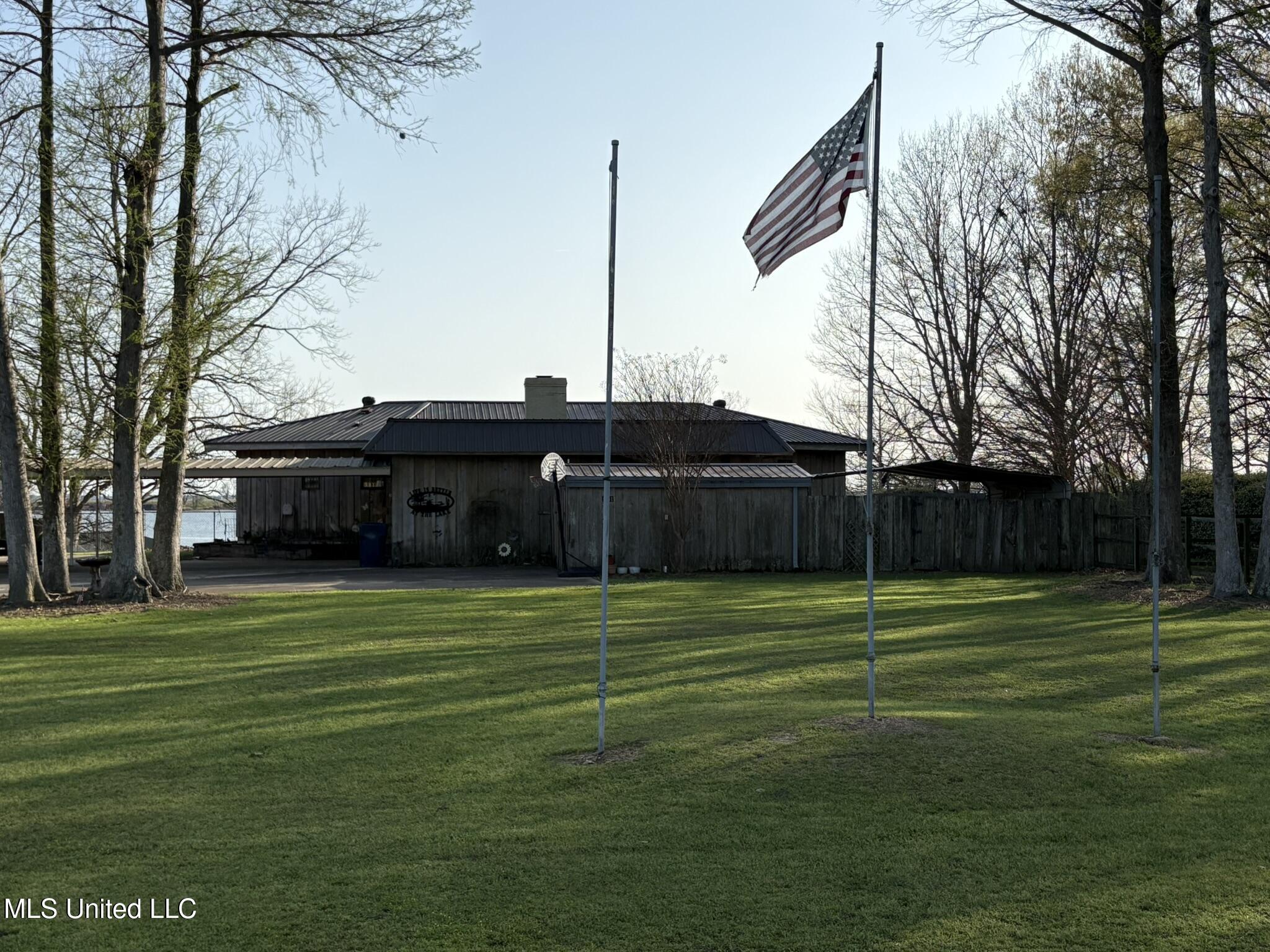 1181 Lakehall Road