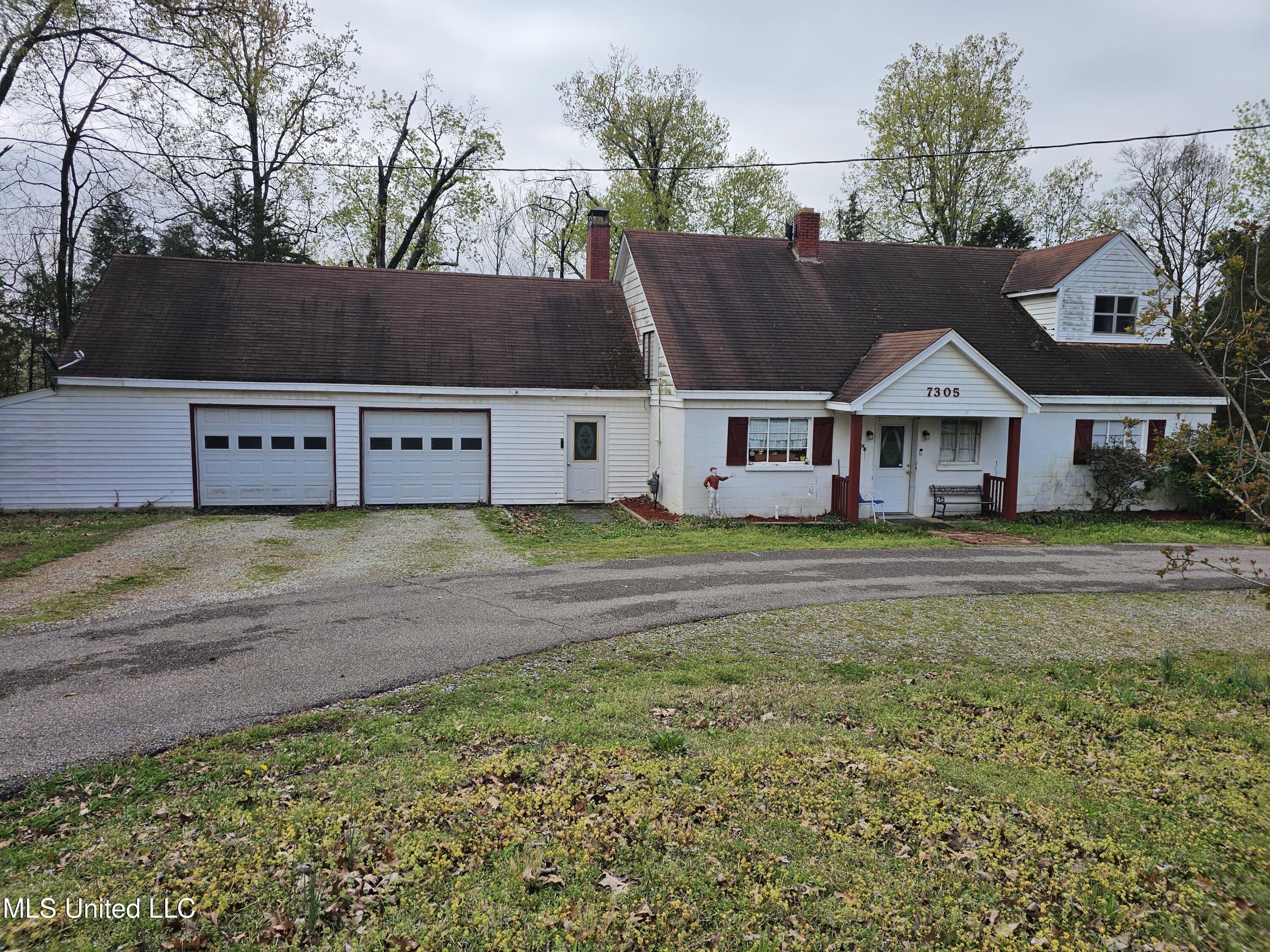 7305 Redbud Road Property Photo 1