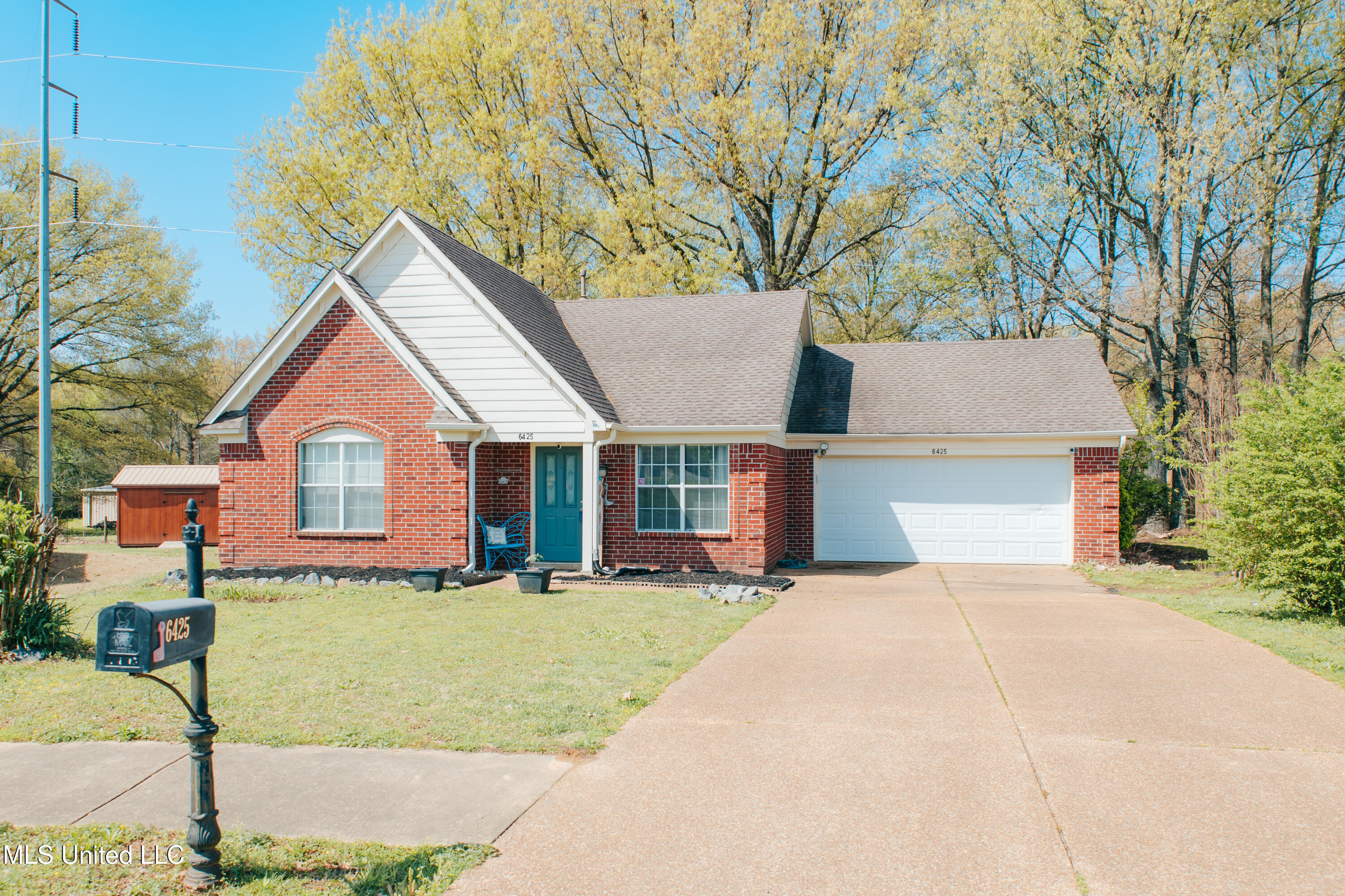 6425 Shadow Cross Lane Property Photo 1