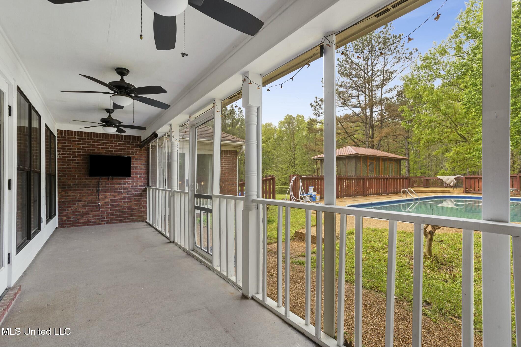 137 Falcon Ridge Drive Property Photo 28