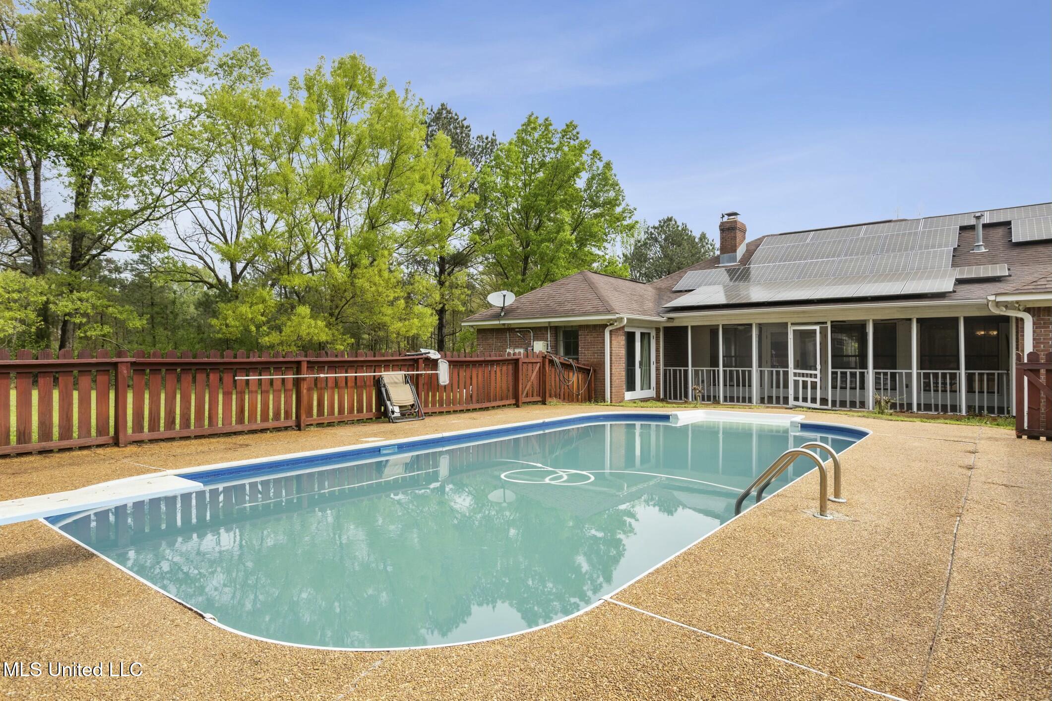137 Falcon Ridge Drive Property Photo 30