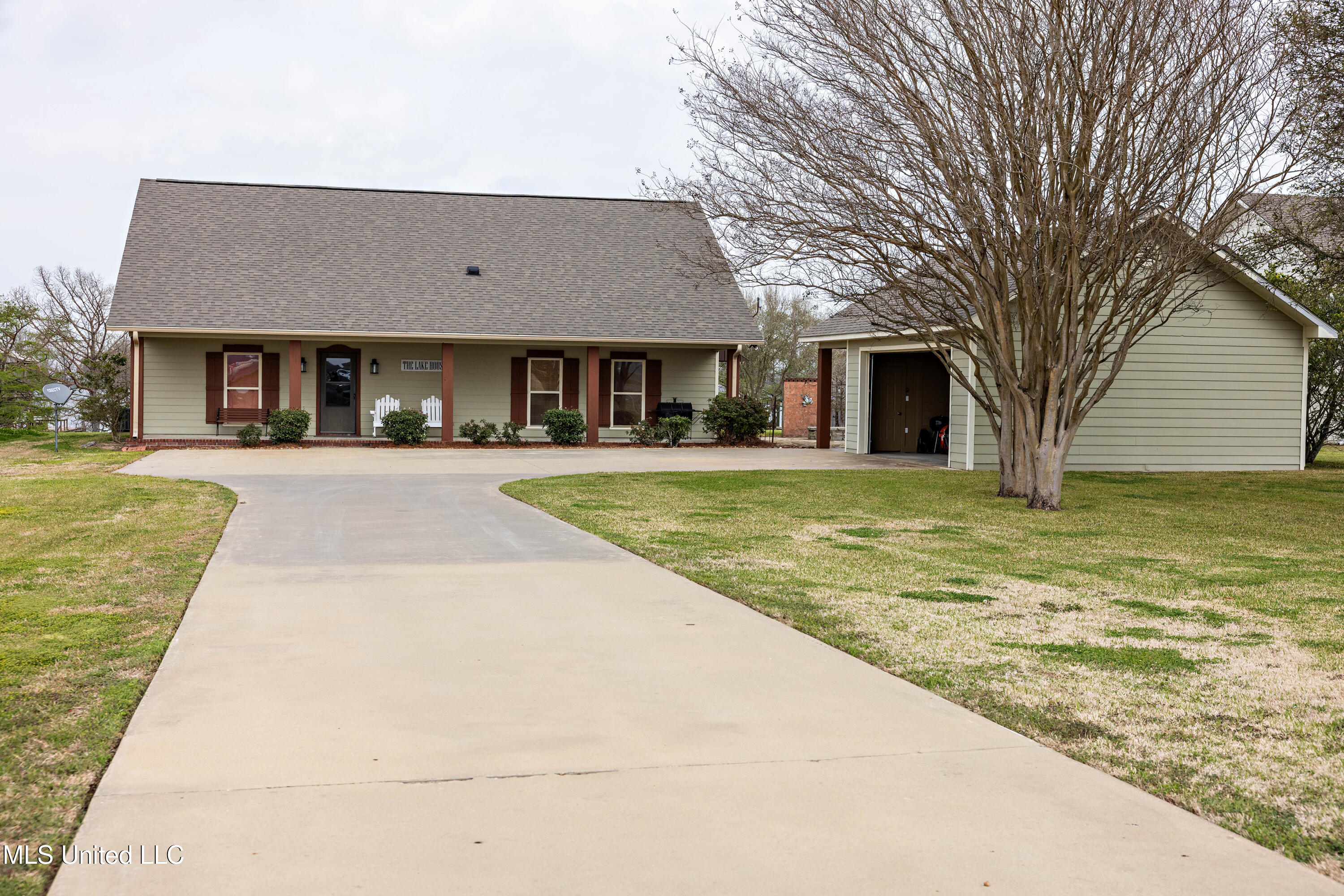 319 Osceola Road Property Photo 3
