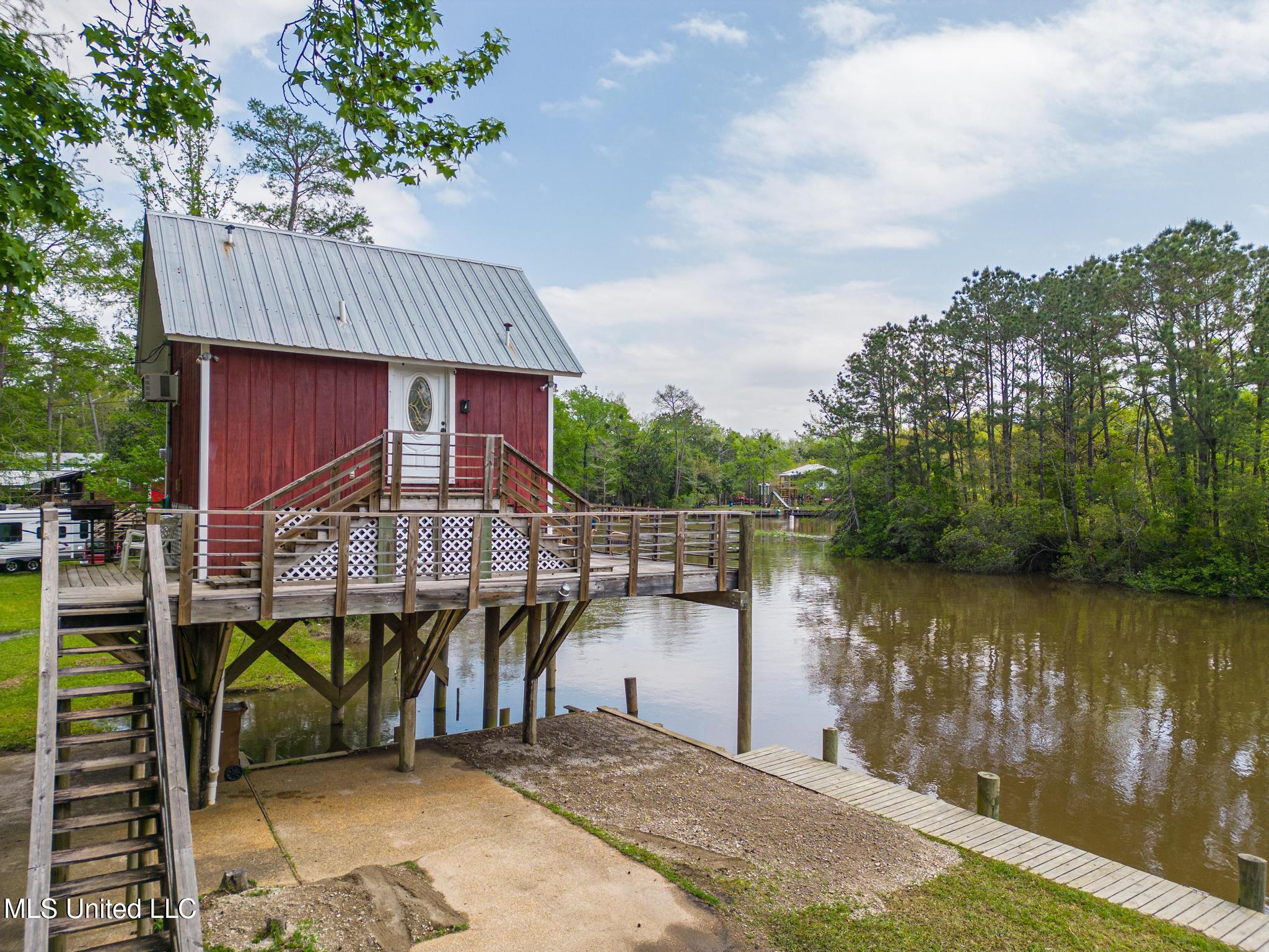 10619 Woolmarket Lake Road Property Photo 3