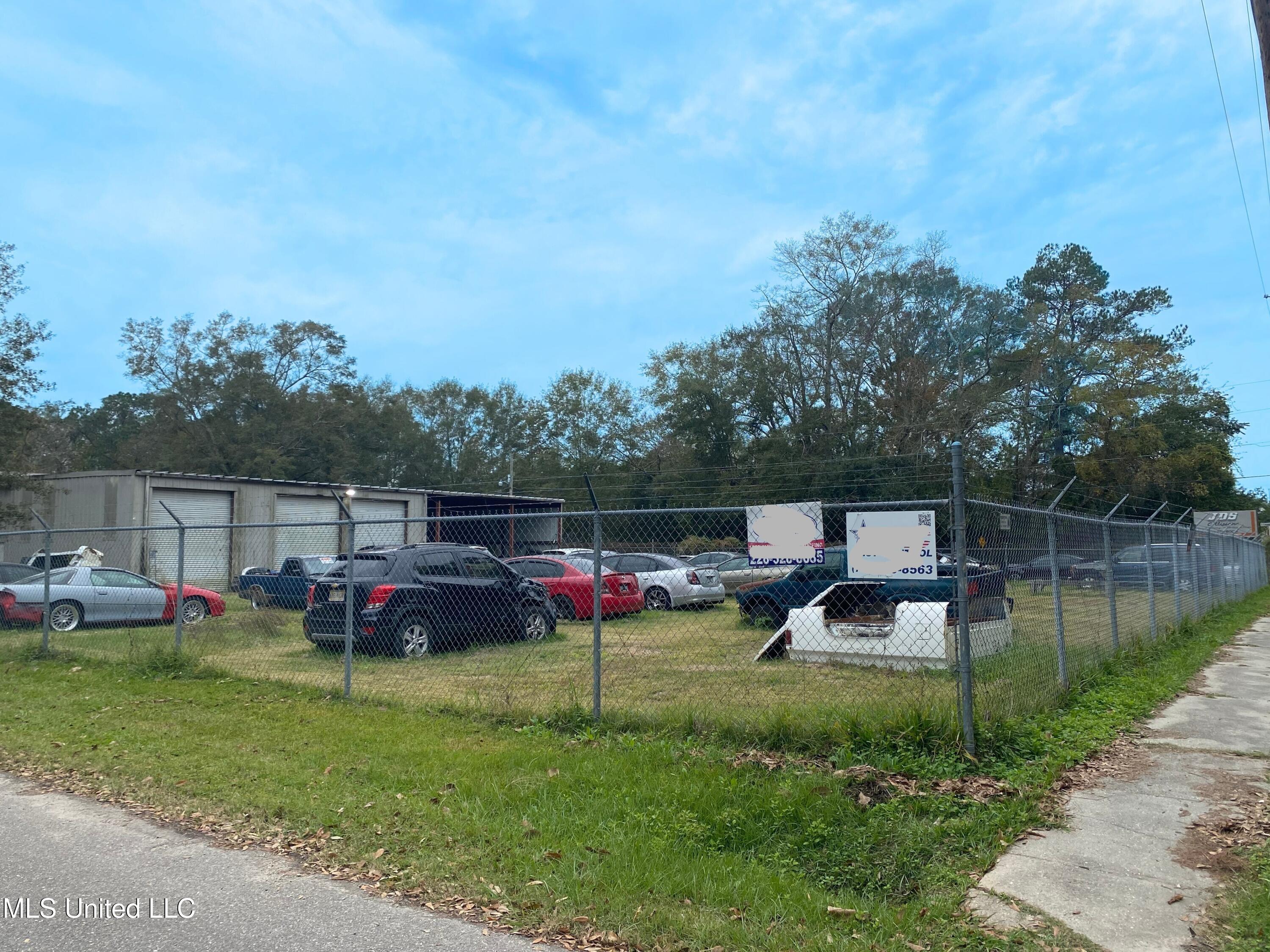 105 S S Columbia St Street Property Photo 3