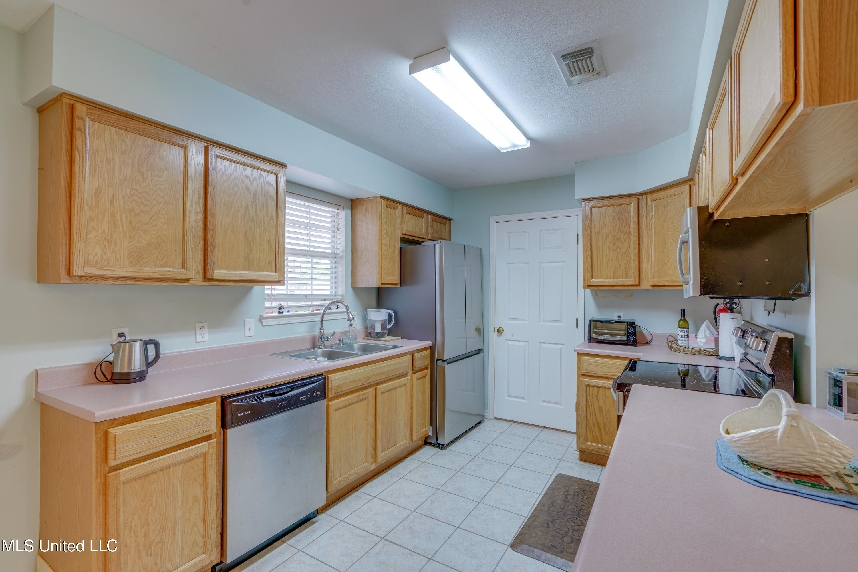 9727 Pokai Street Property Photo 15
