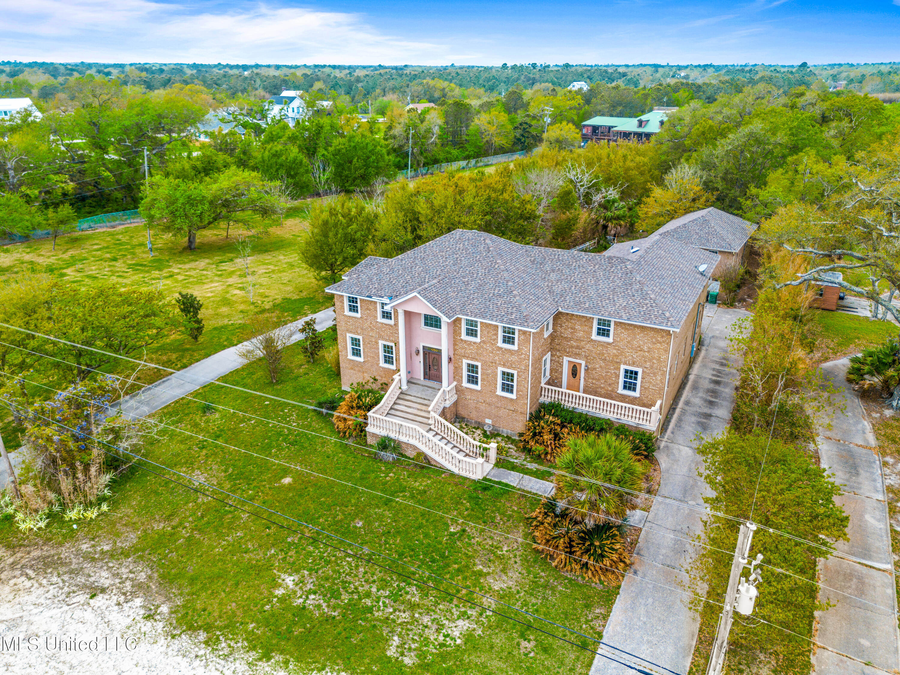 518 S Beach Boulevard Property Photo 1