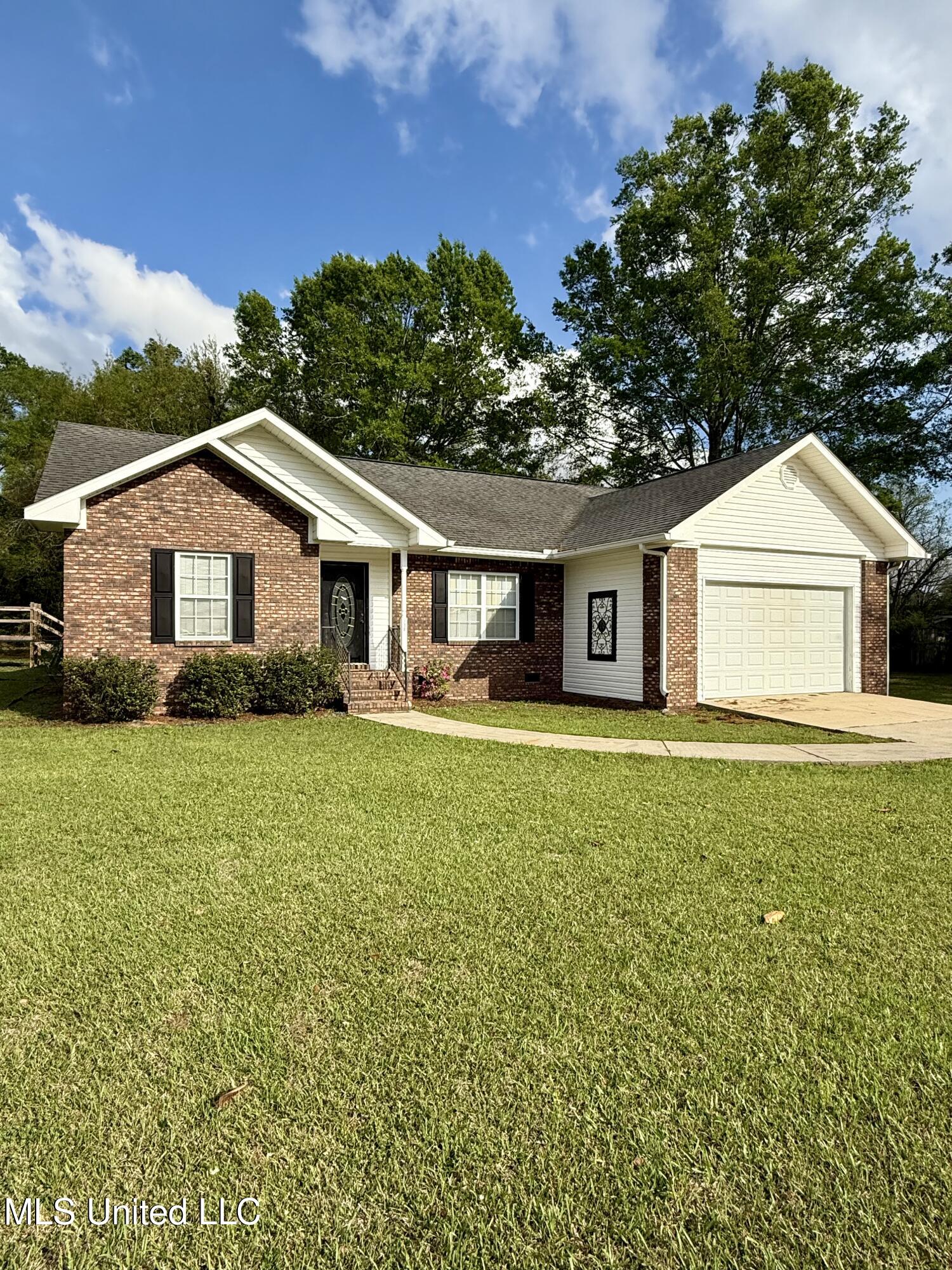 ...134 Live Oak Drive Property Photo 2