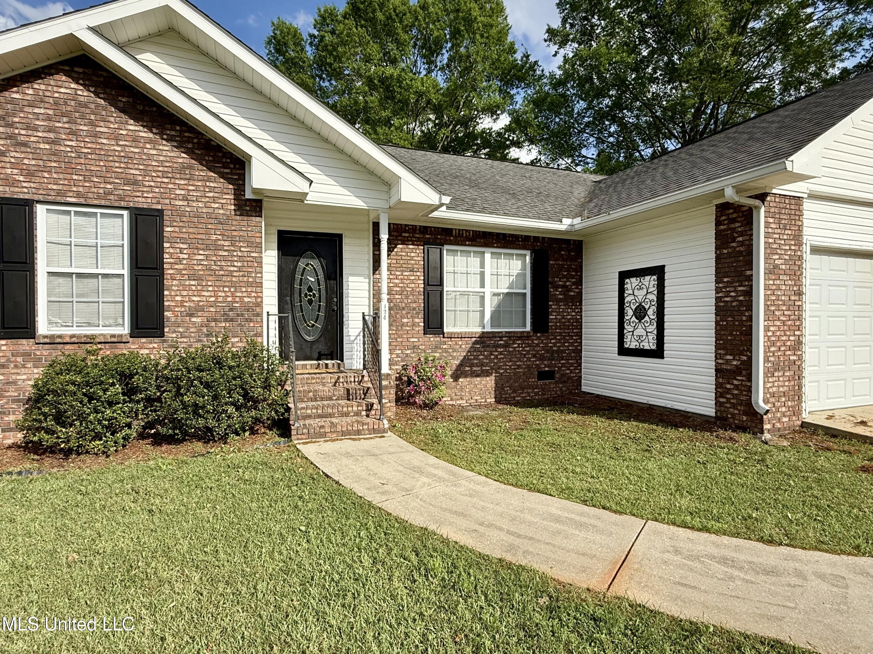 ...134 Live Oak Drive Property Photo 3