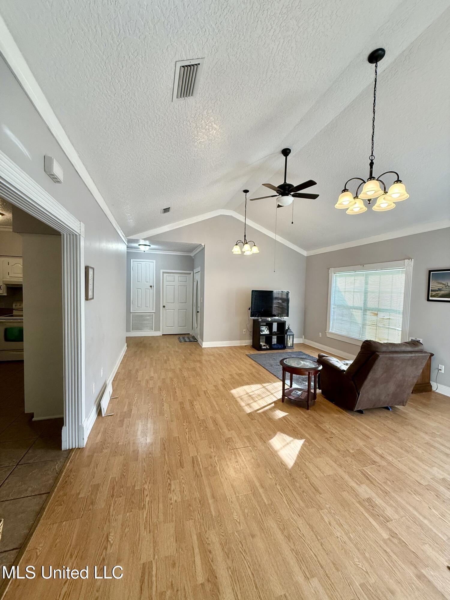 ...134 Live Oak Drive Property Photo 8