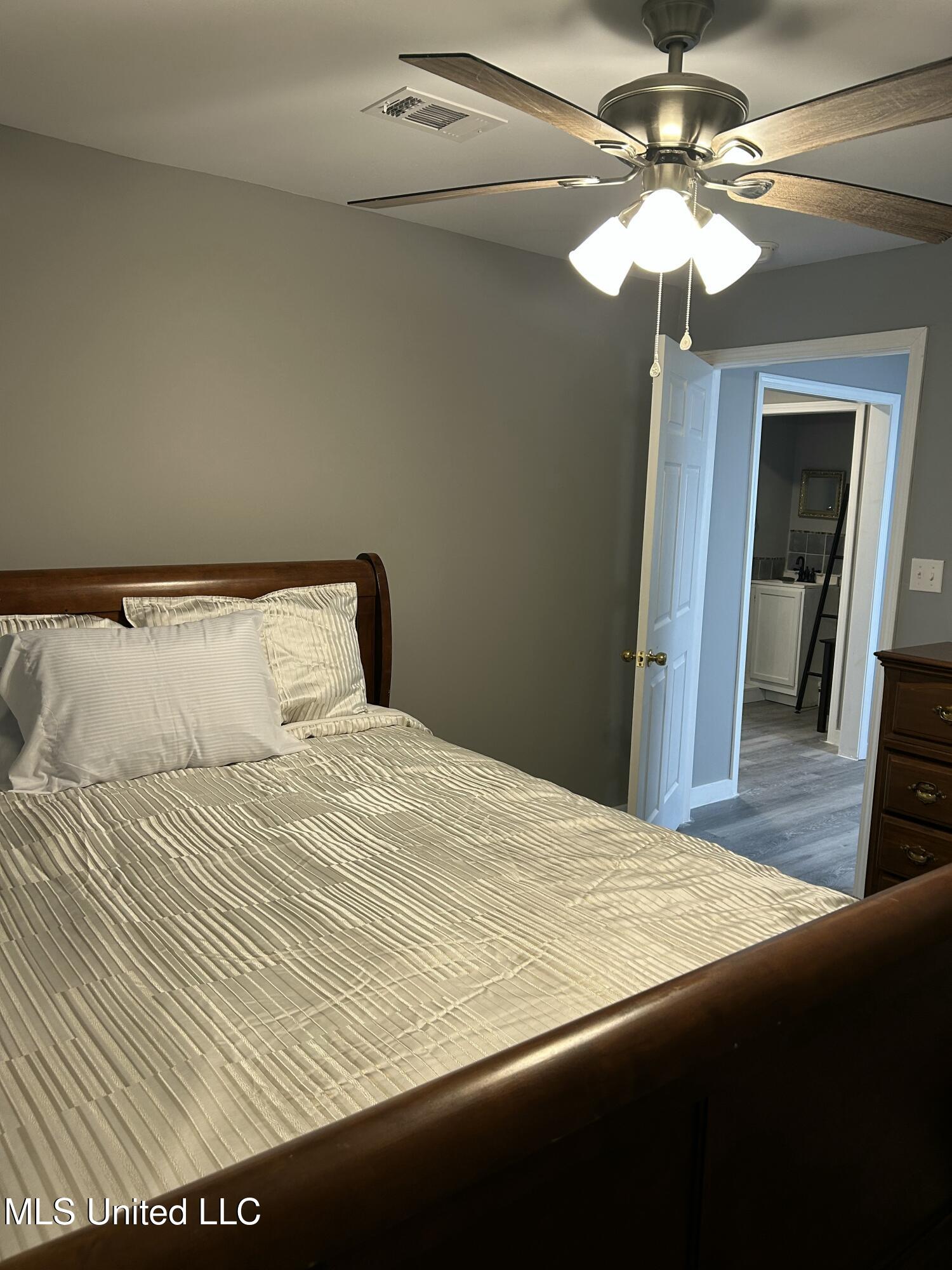 3305 Race Track Road Property Photo 9