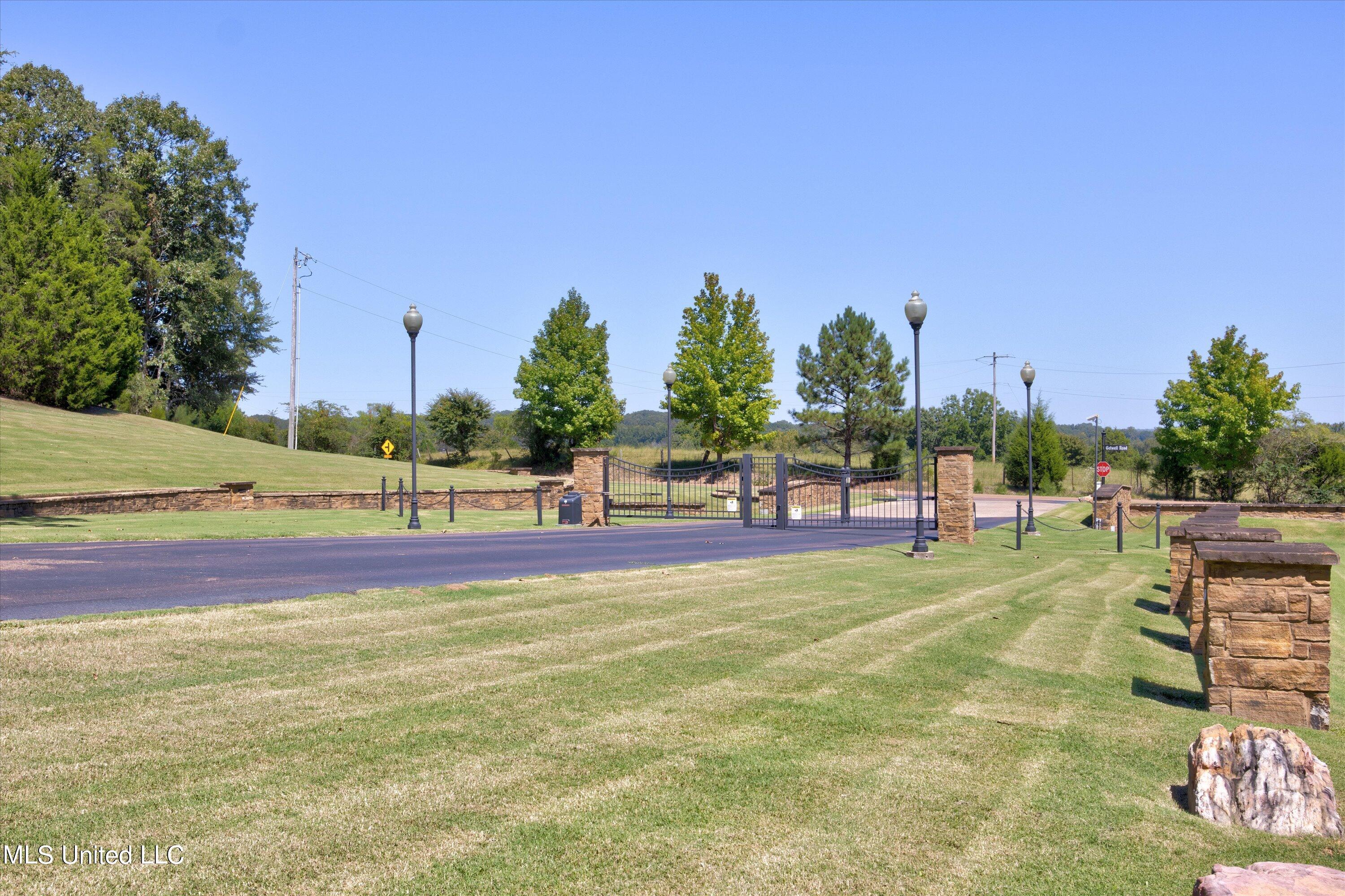 2742 Plank Road Property Photo 15