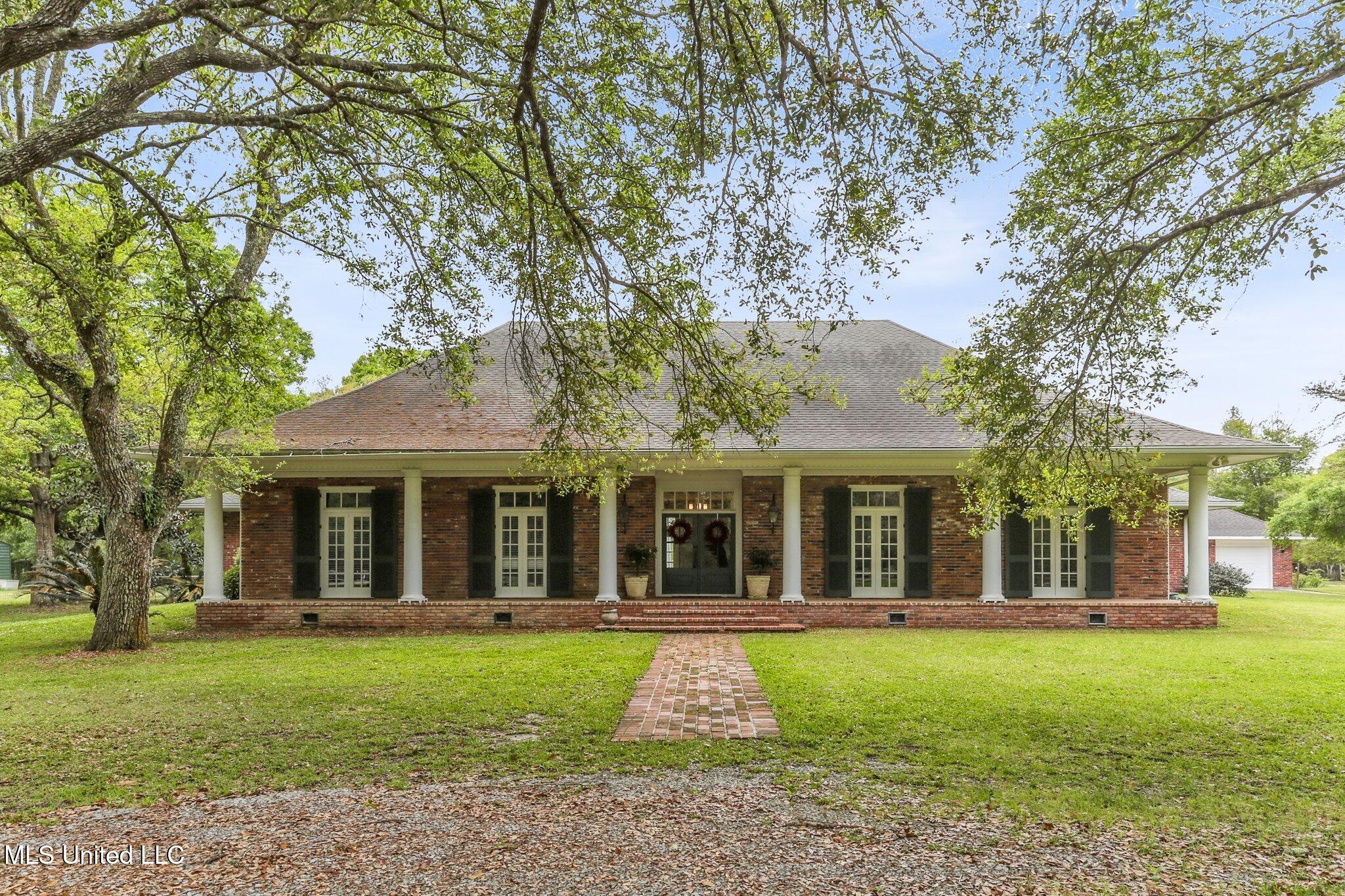 421 Starling Drive Property Photo 1