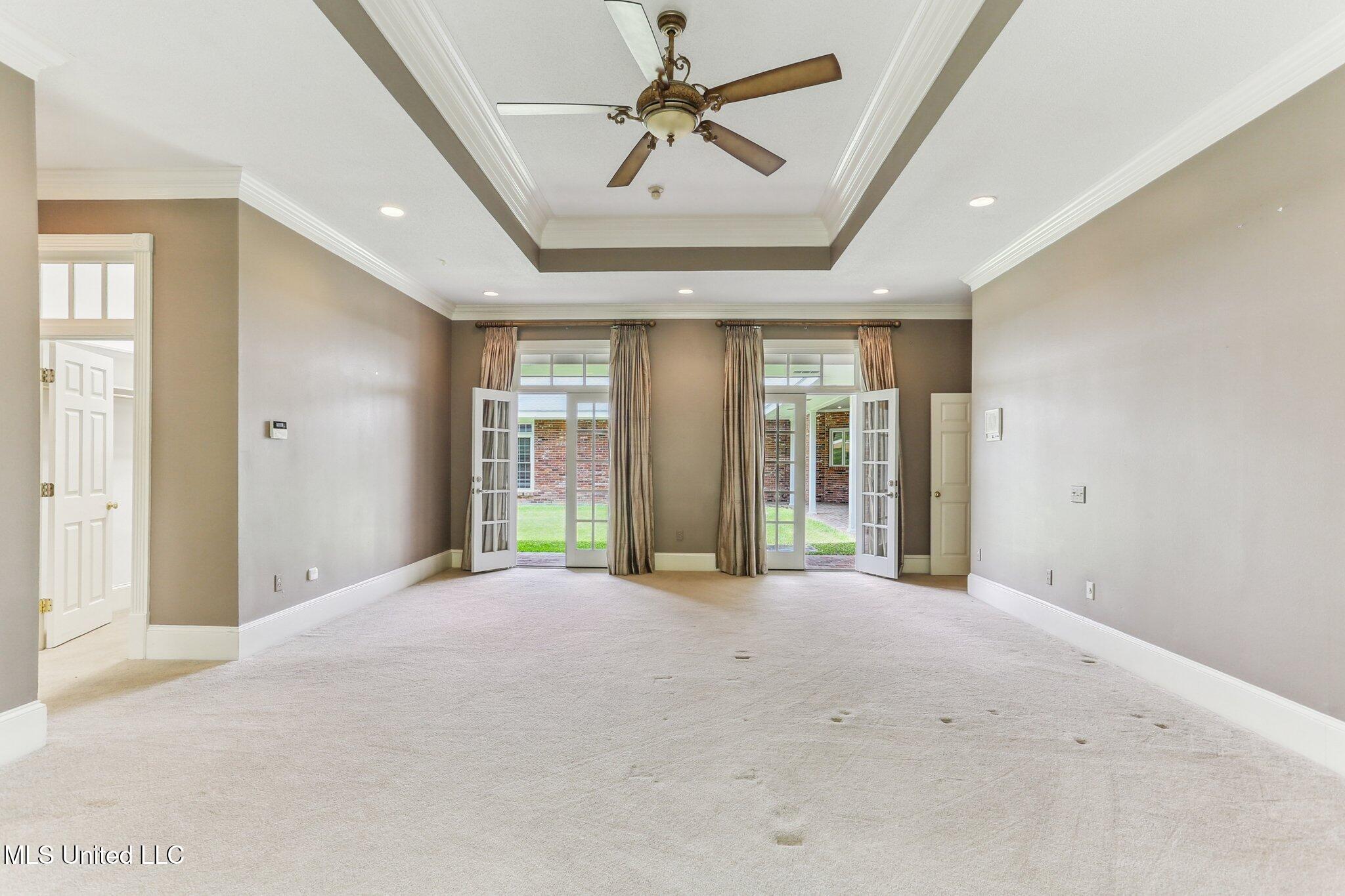 421 Starling Drive Property Photo 17