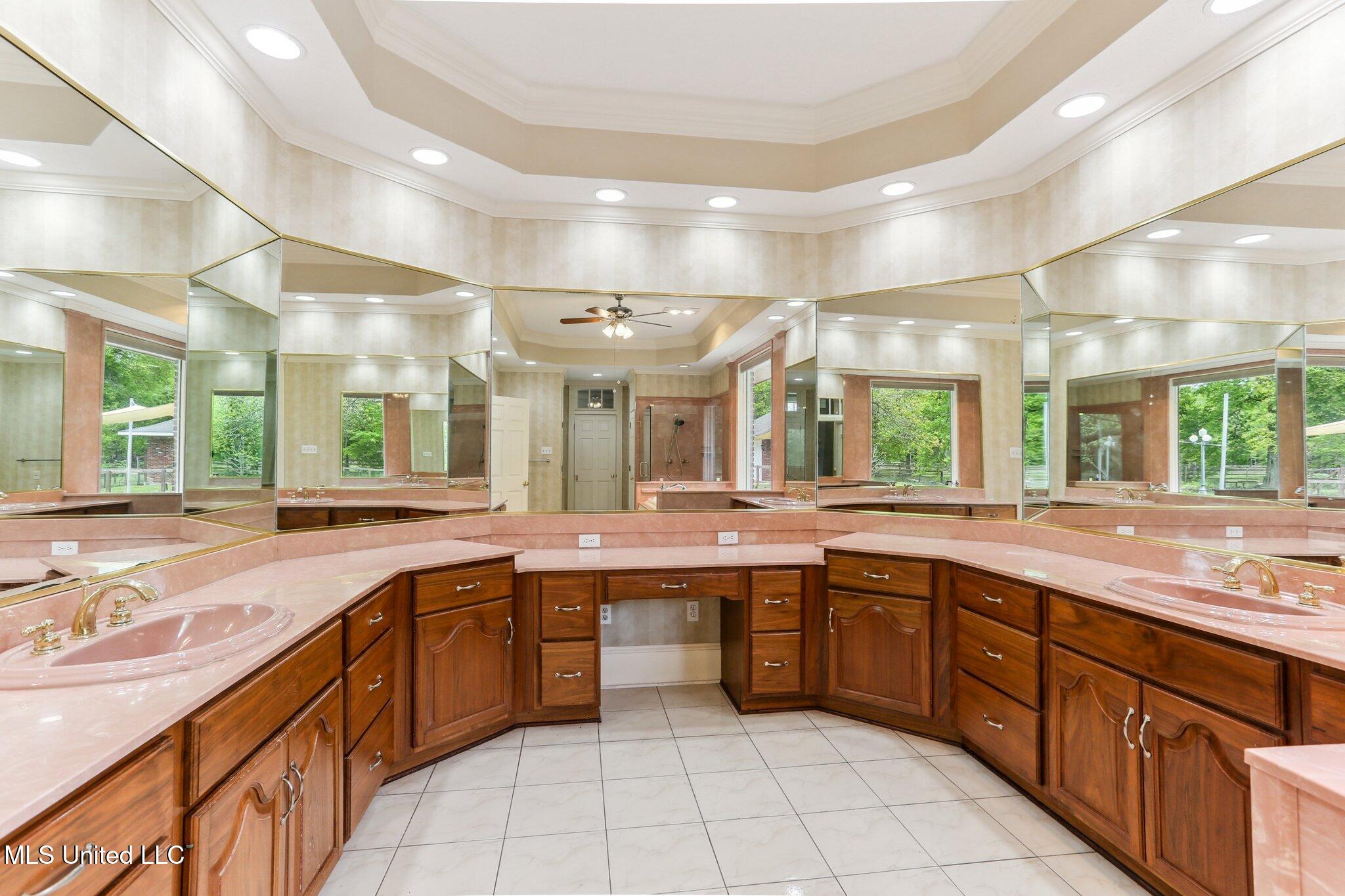 421 Starling Drive Property Photo 19