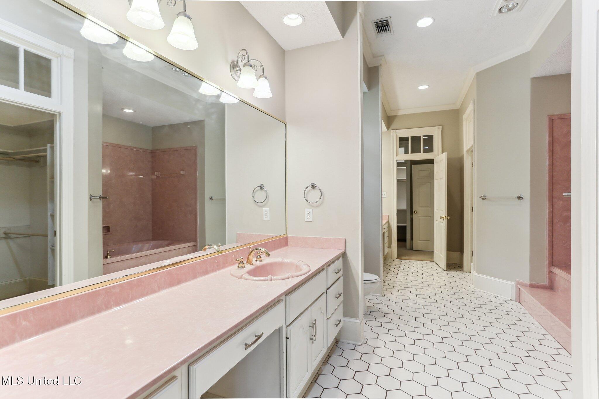421 Starling Drive Property Photo 23