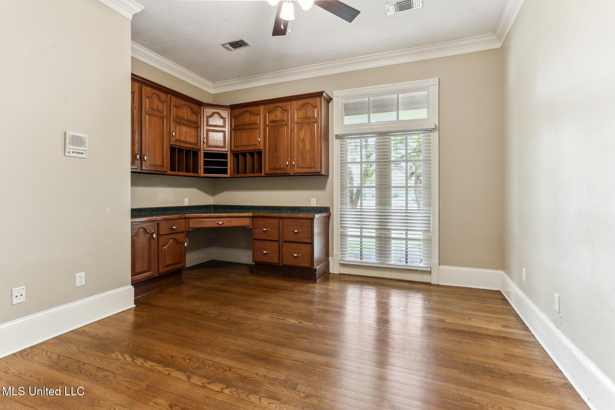 421 Starling Drive Property Photo 26