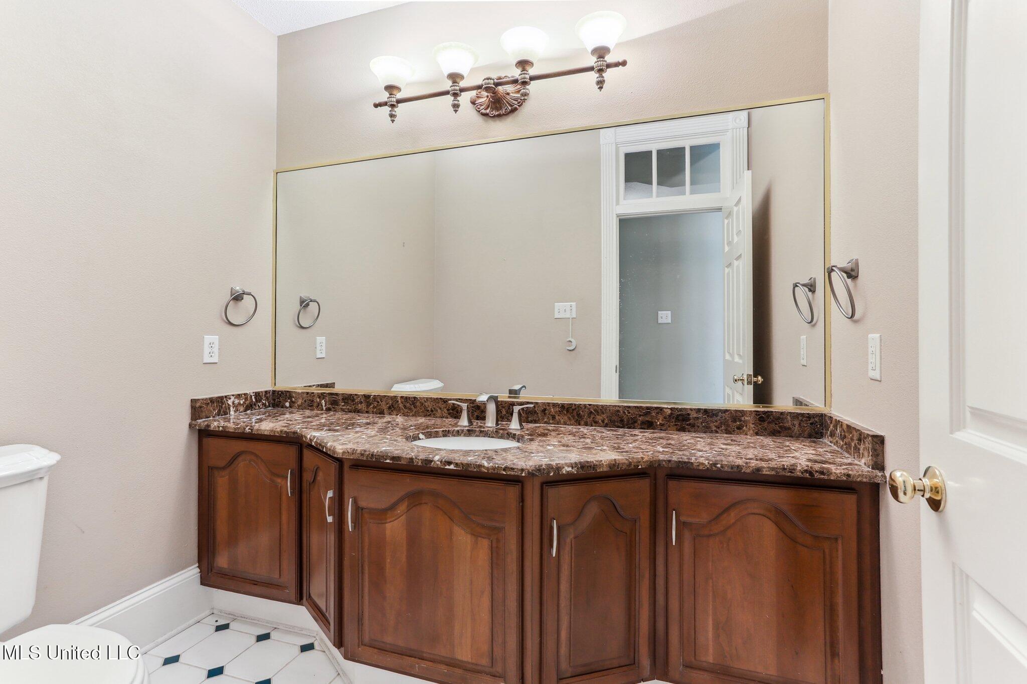 421 Starling Drive Property Photo 27
