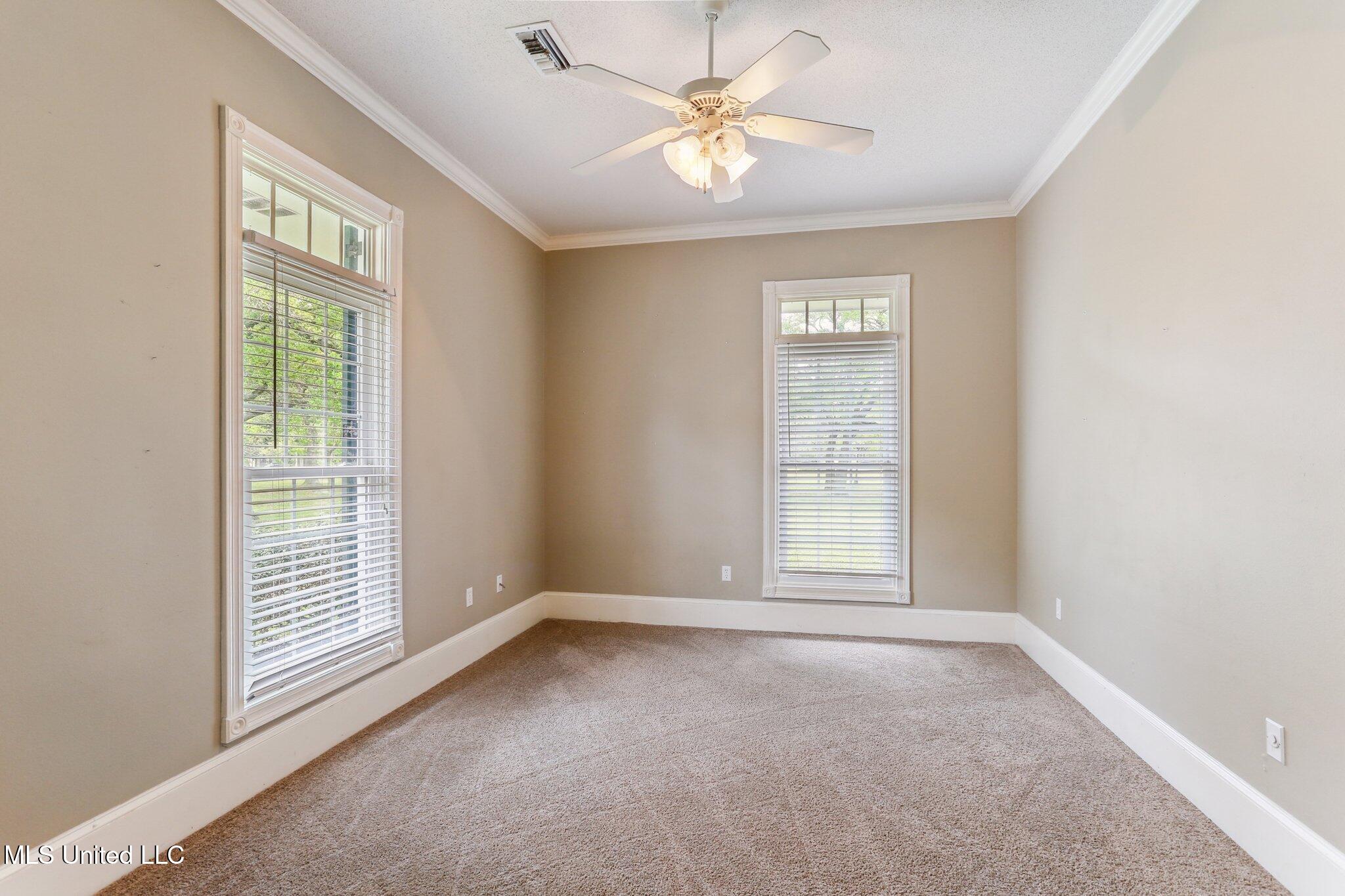 421 Starling Drive Property Photo 28