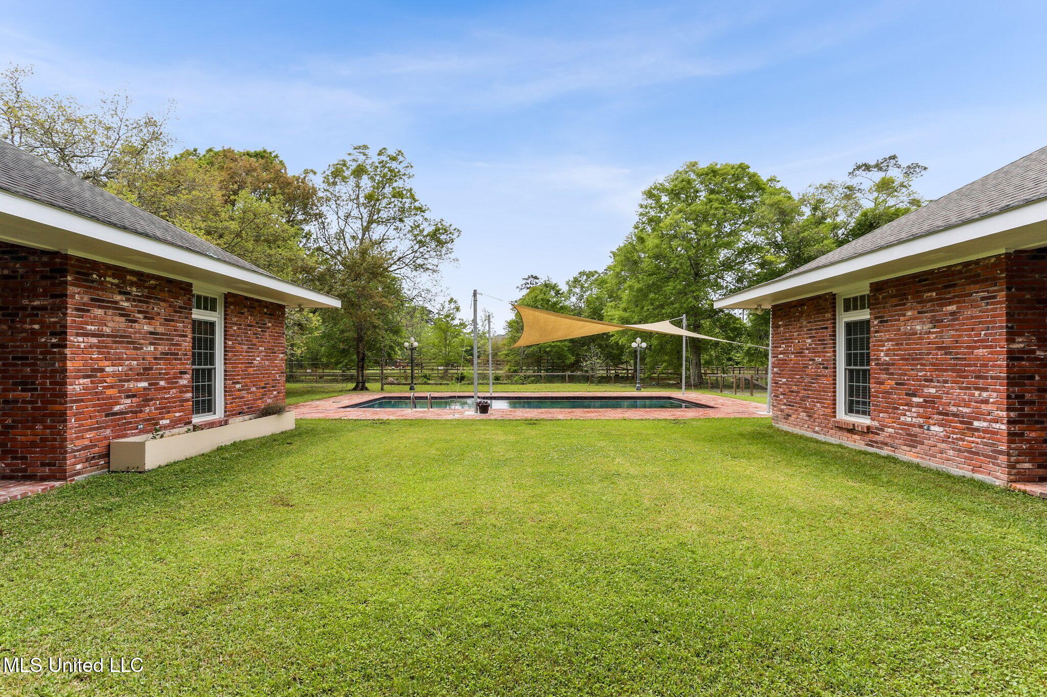 421 Starling Drive Property Photo 31