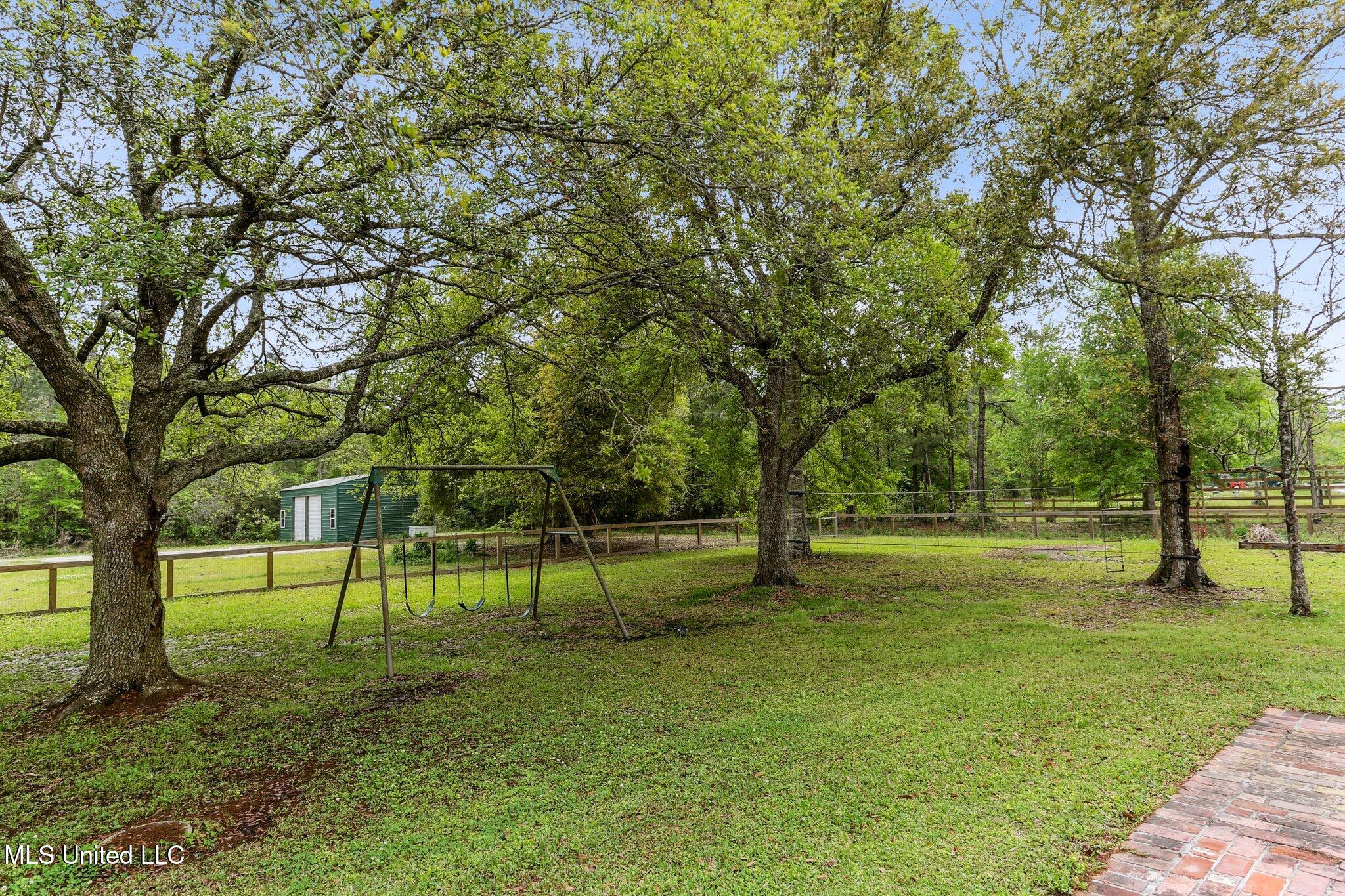 421 Starling Drive Property Photo 35