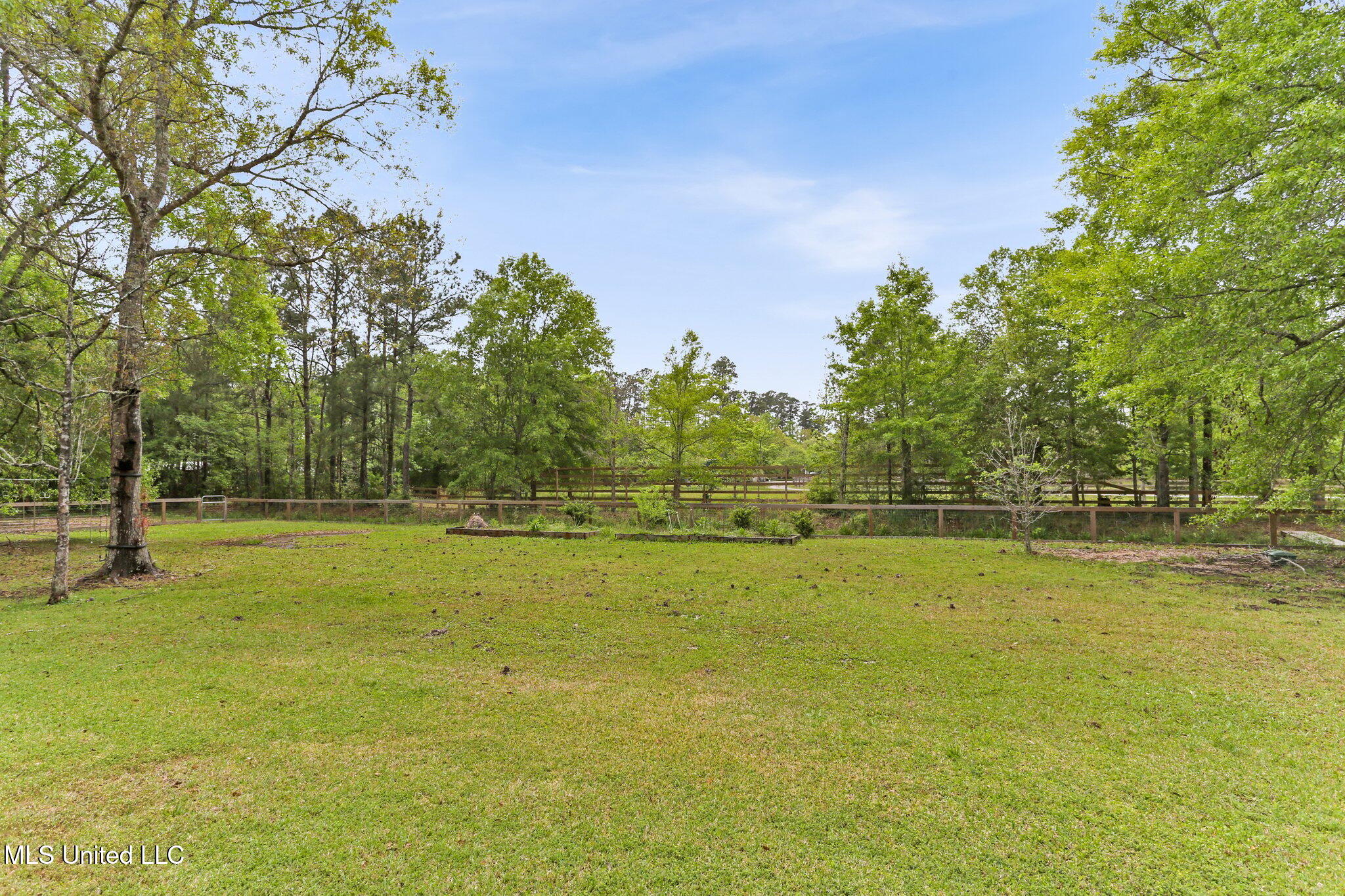 421 Starling Drive Property Photo 36