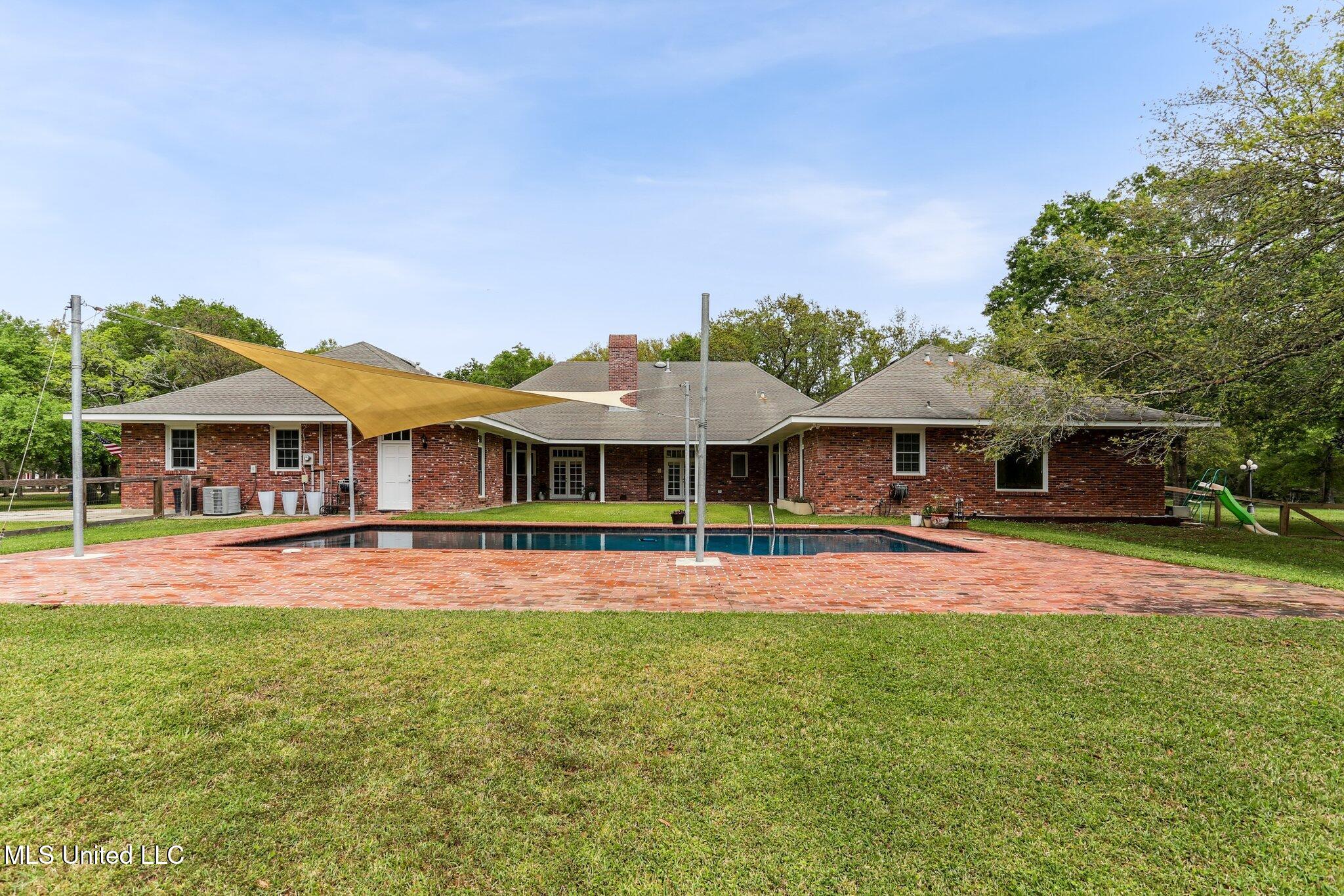 421 Starling Drive Property Photo 37