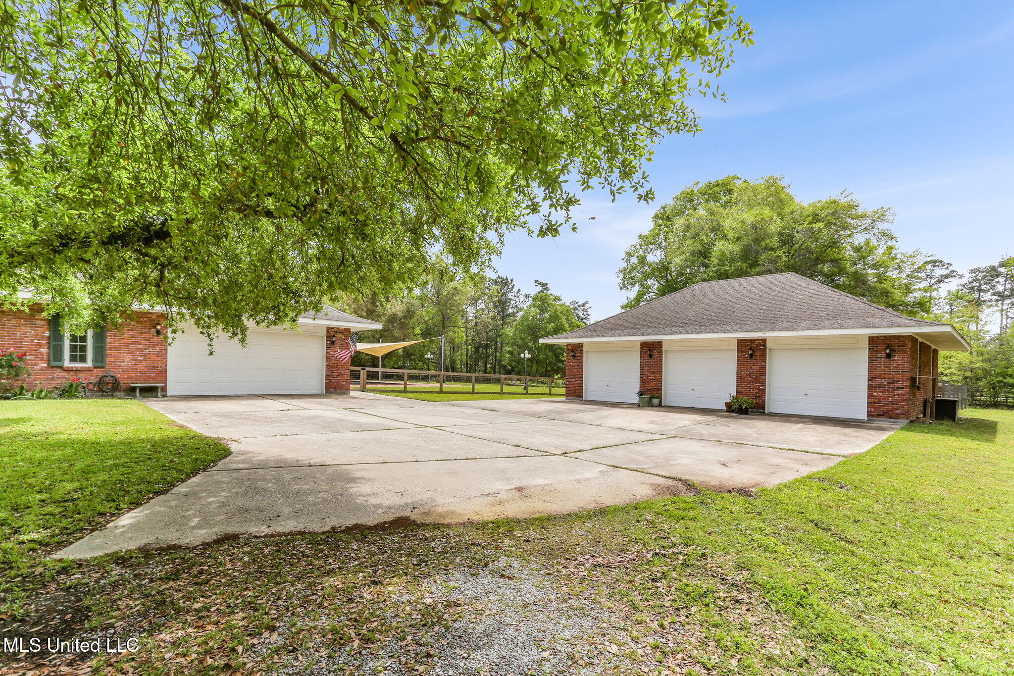 421 Starling Drive Property Photo 38