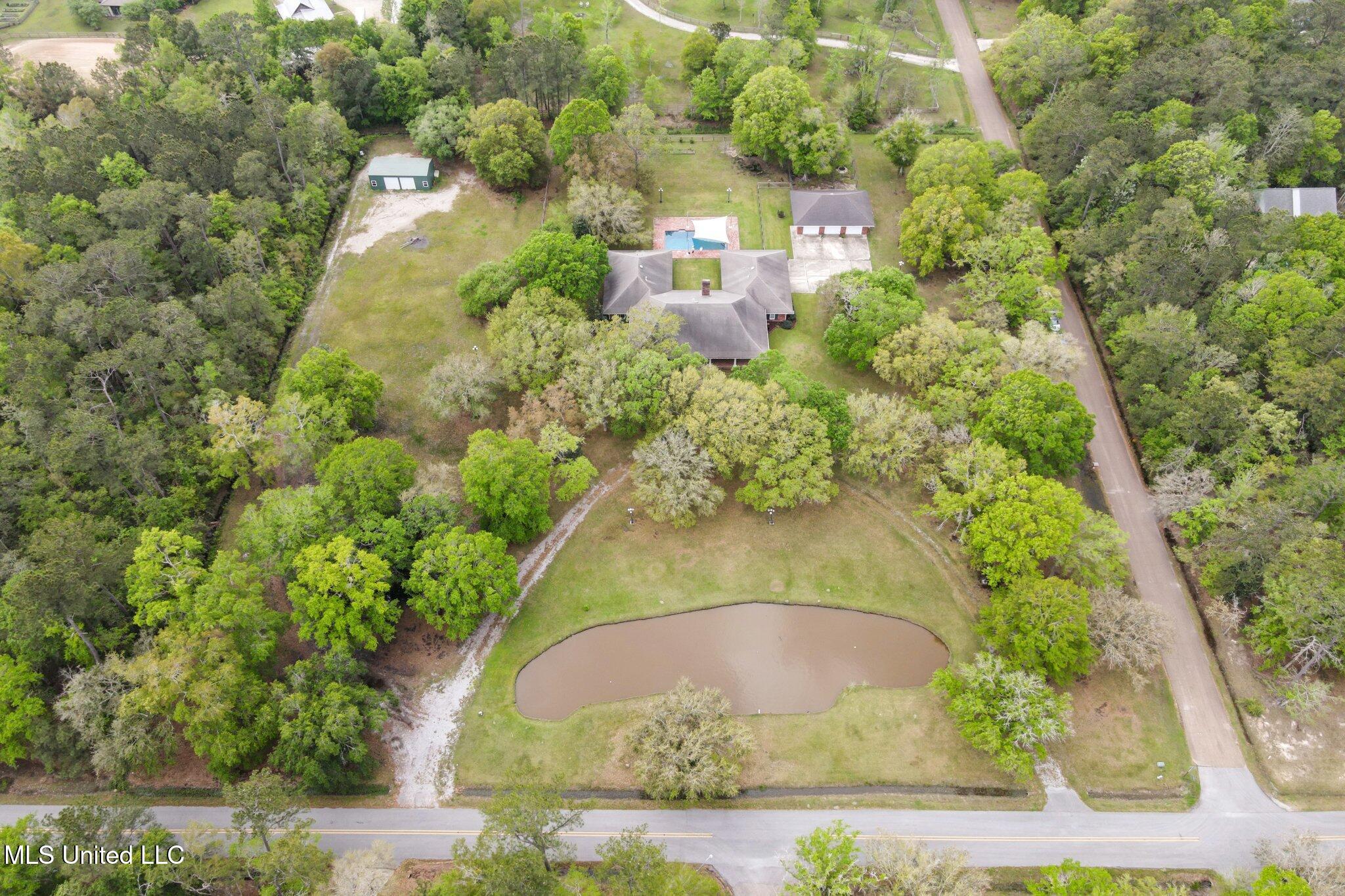 421 Starling Drive Property Photo 39