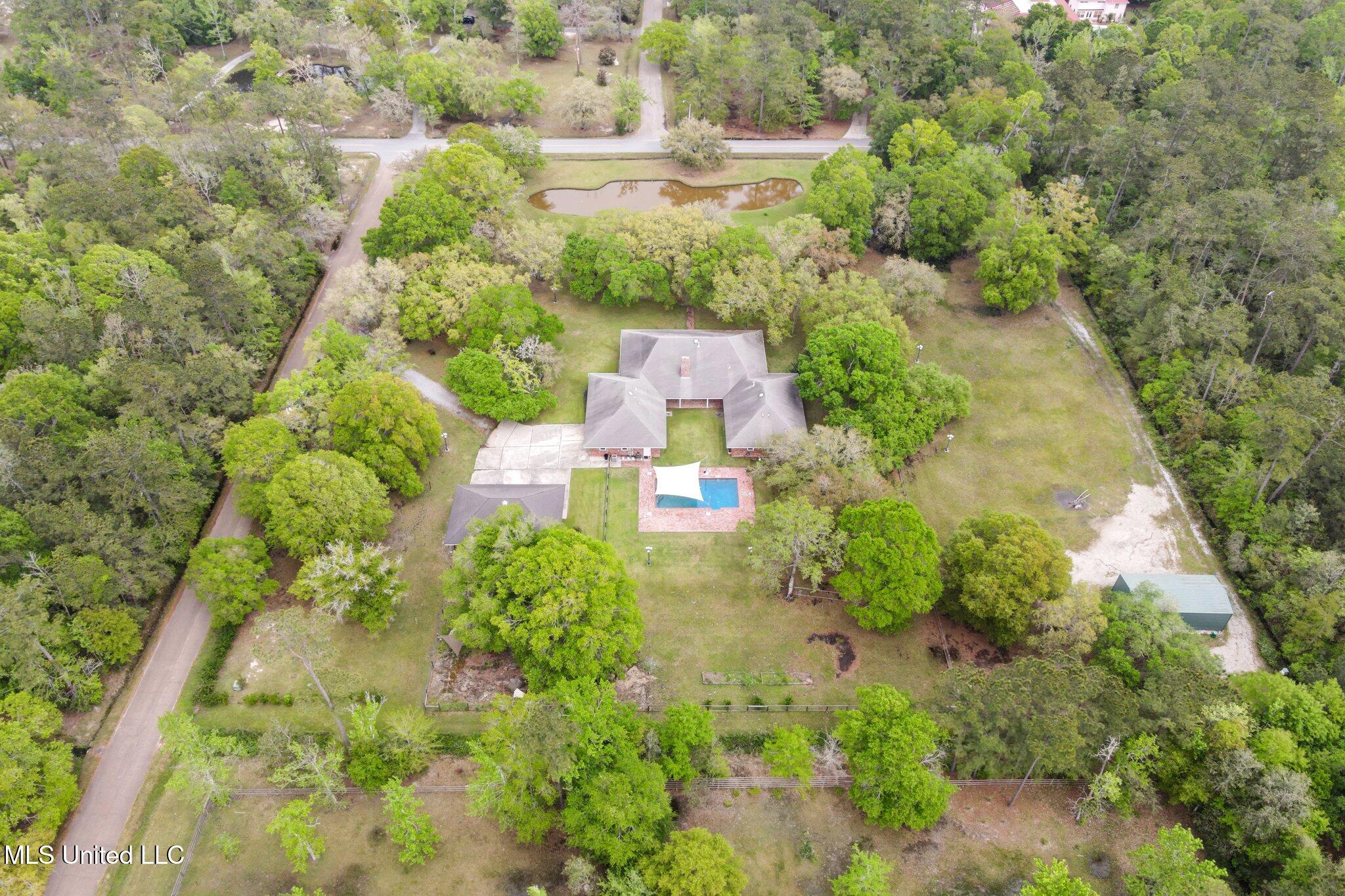 421 Starling Drive Property Photo 40