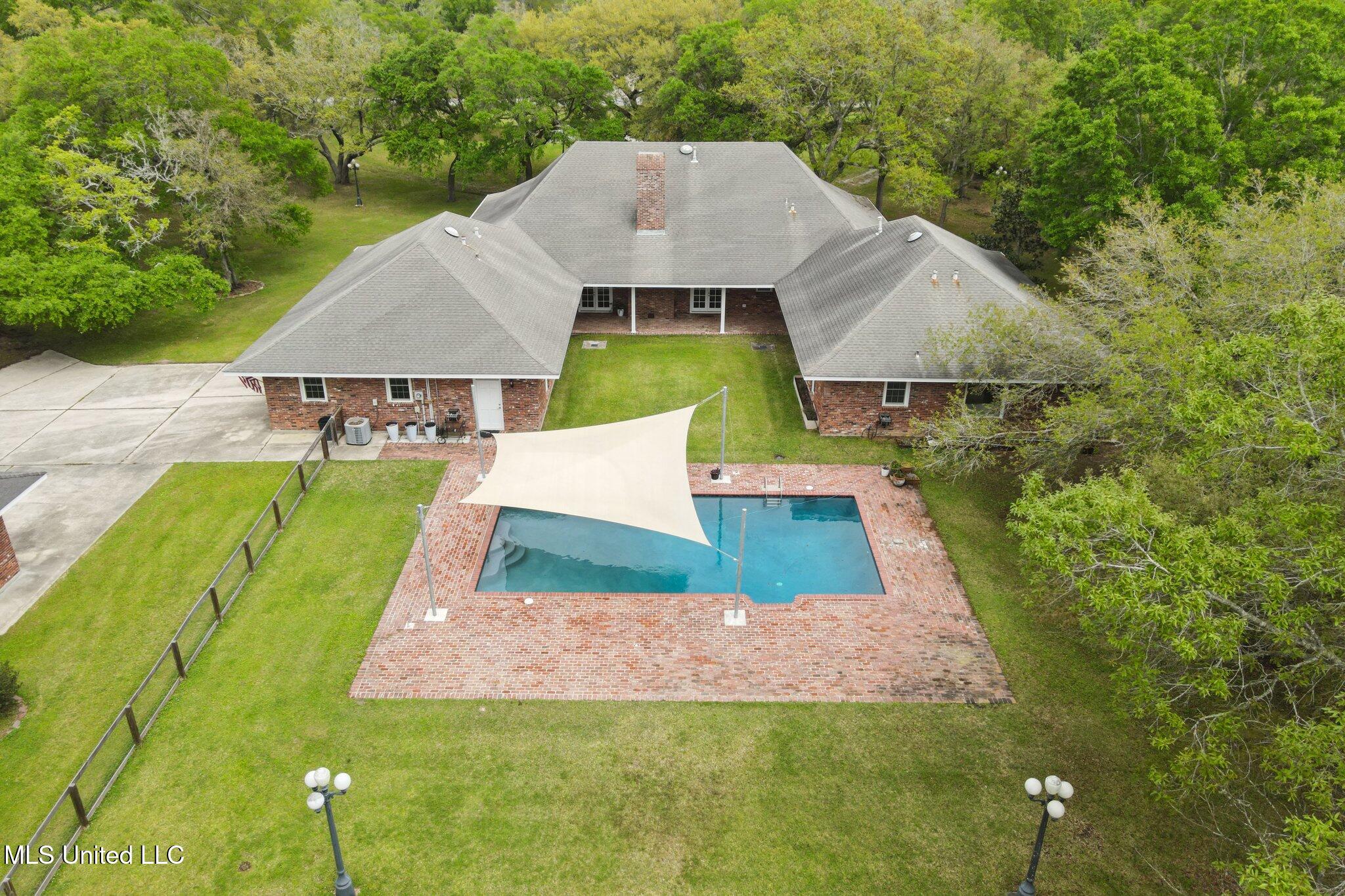 421 Starling Drive Property Photo 41