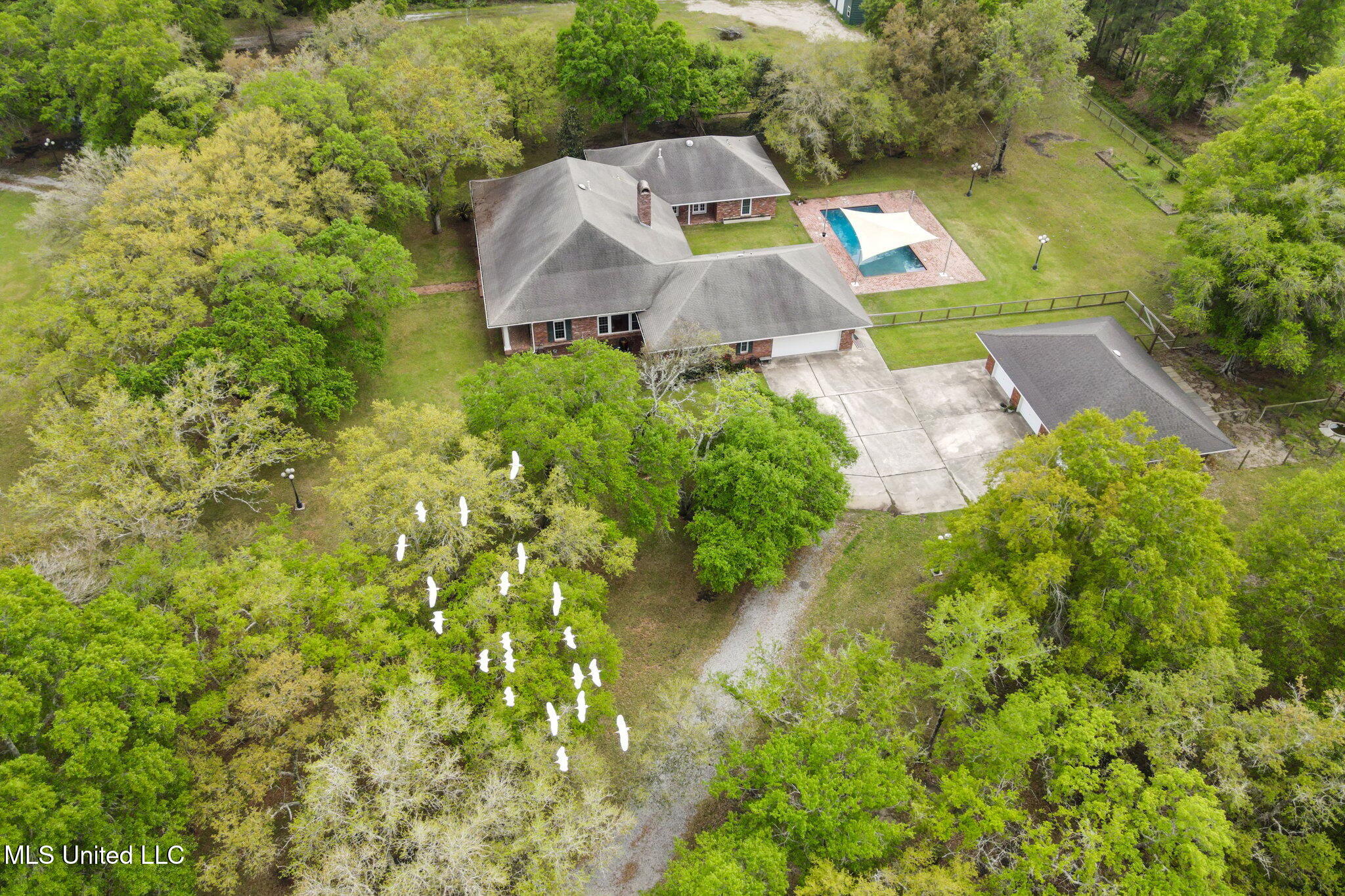 421 Starling Drive Property Photo 44
