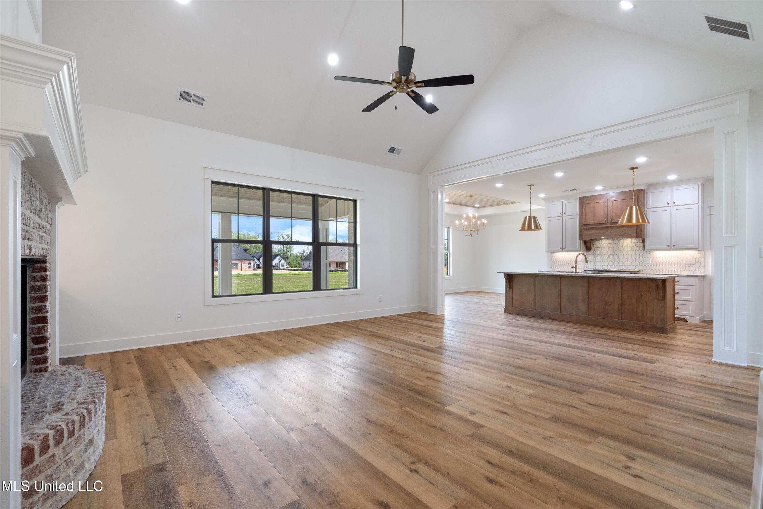 5114 Camp Crossing Property Photo 6