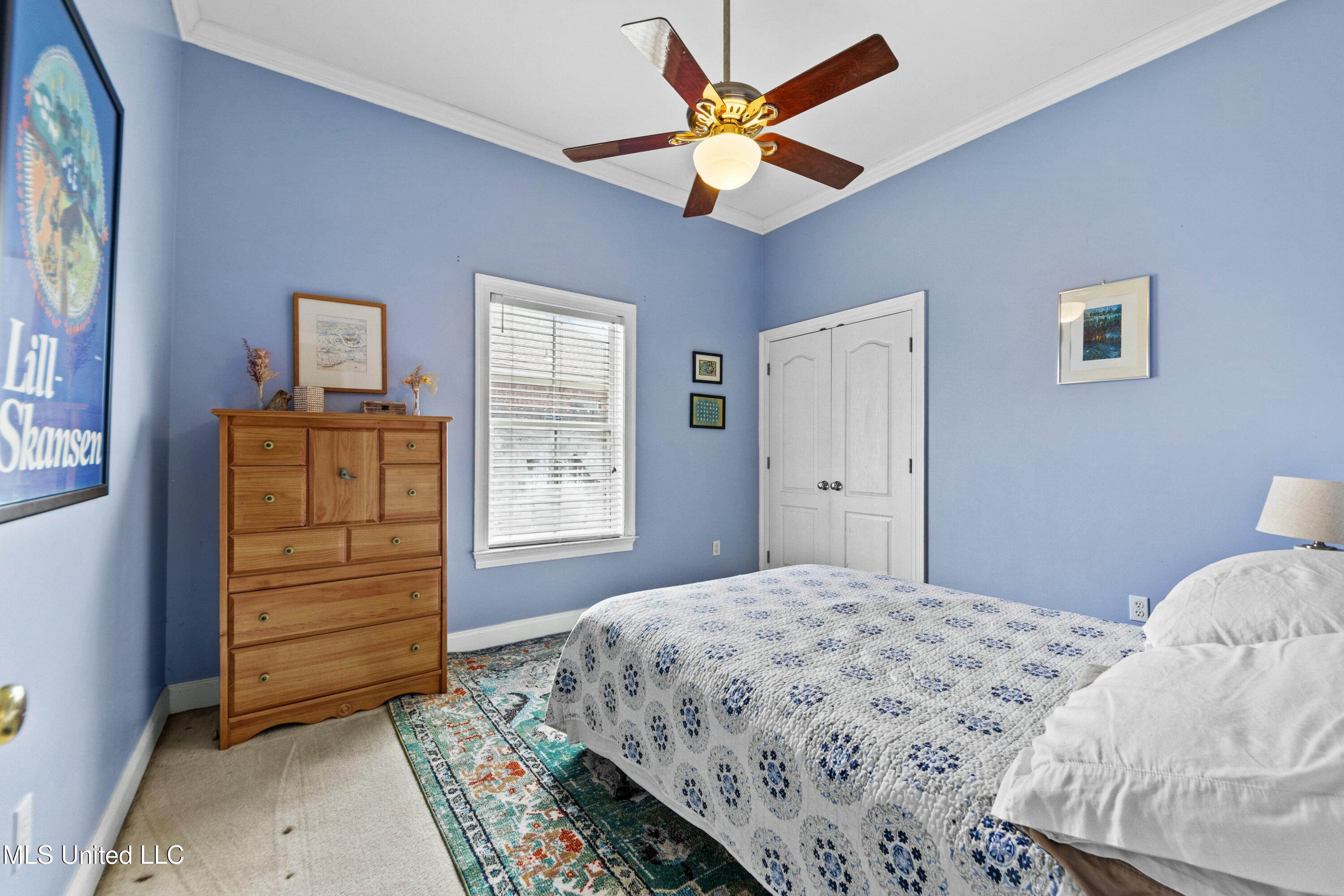 2032 Englewood Drive Property Photo 15