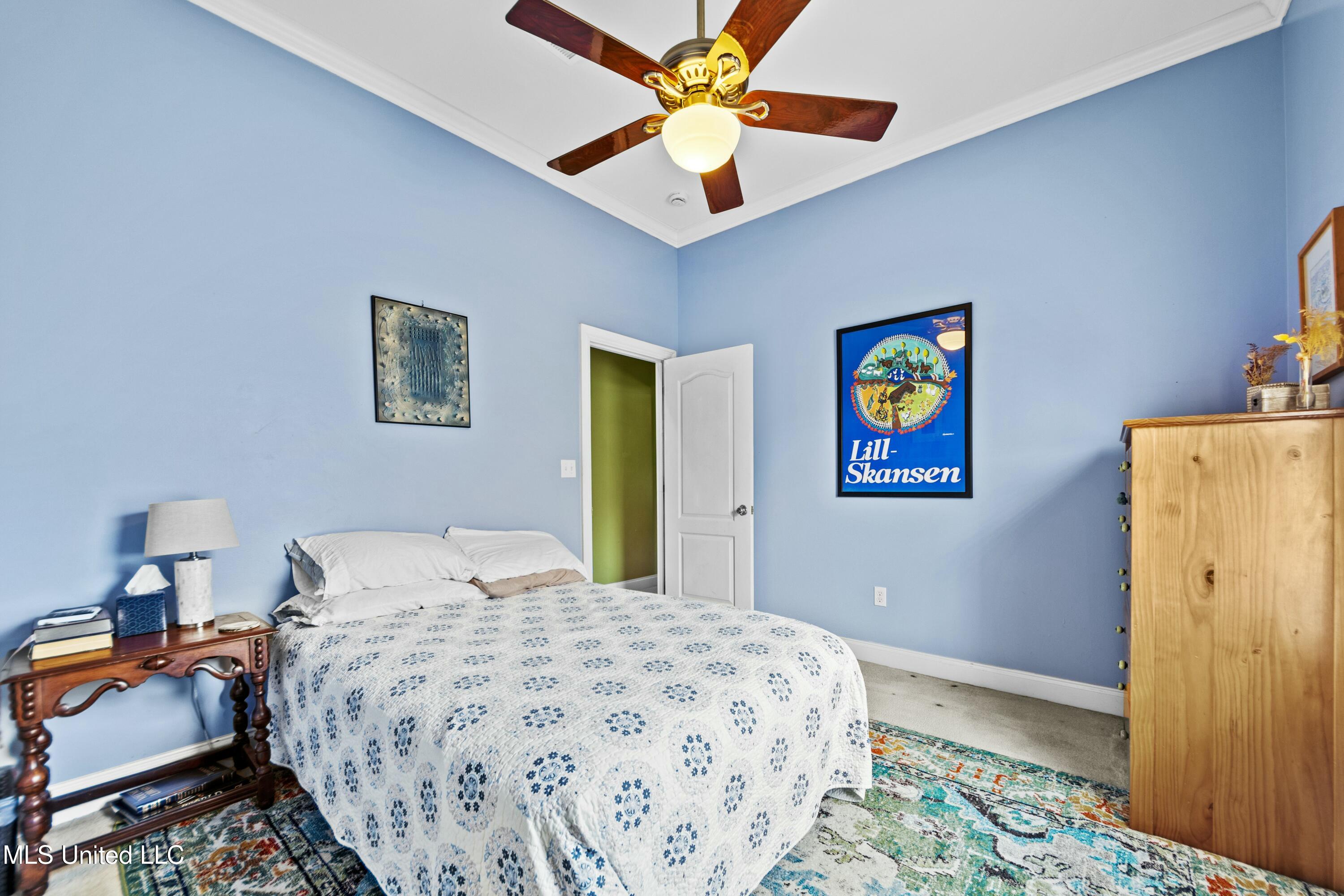 2032 Englewood Drive Property Photo 16