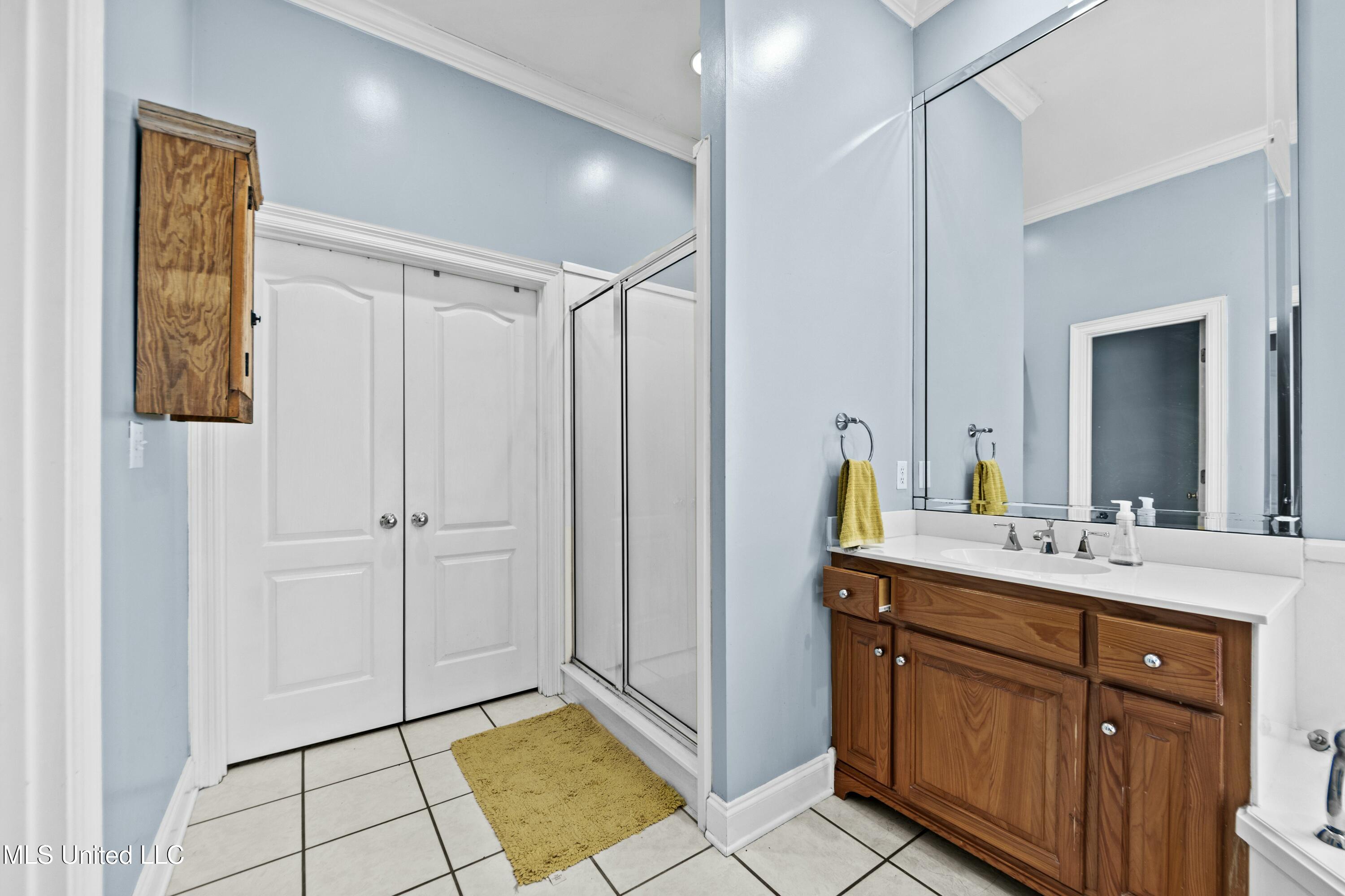 2032 Englewood Drive Property Photo 25