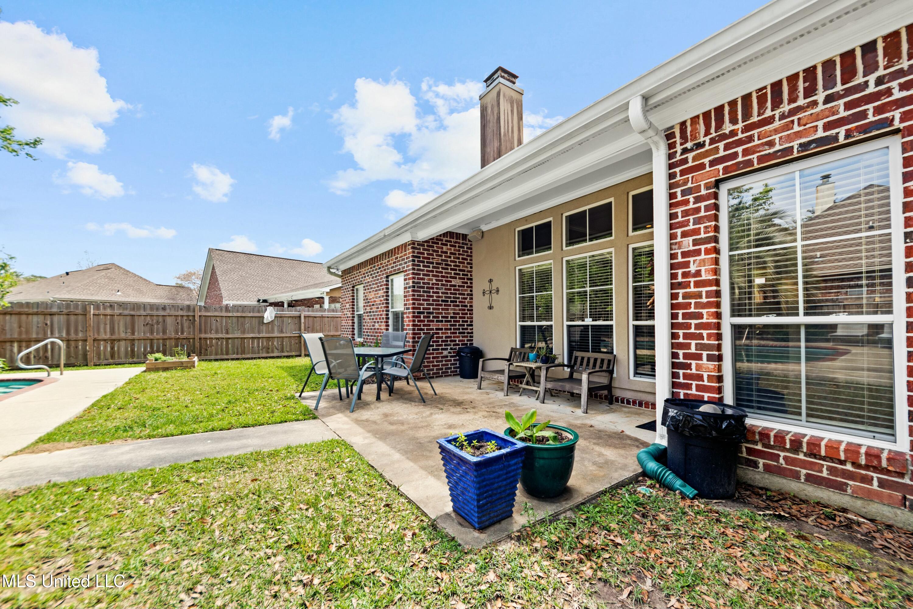 2032 Englewood Drive Property Photo 26