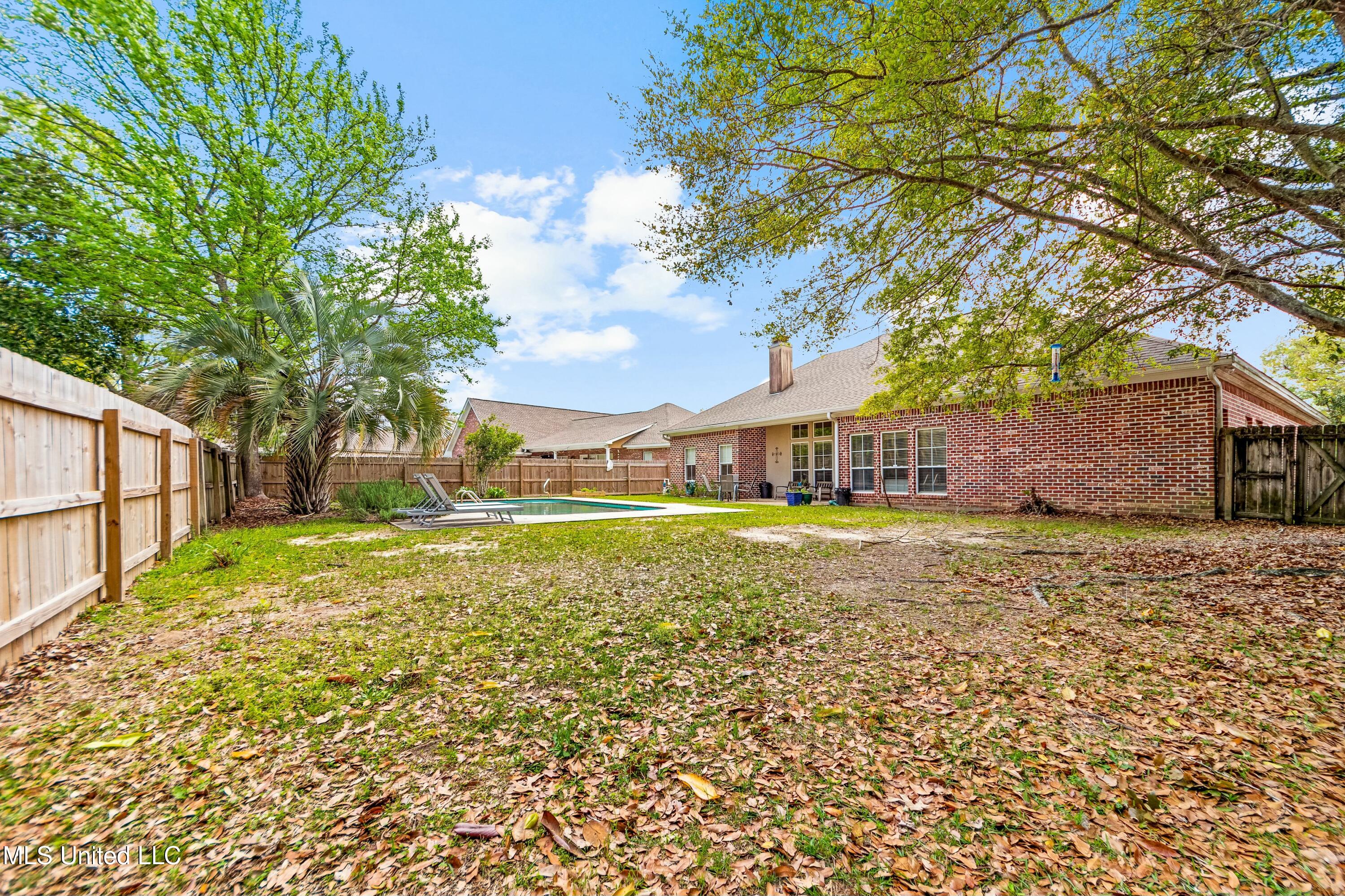 2032 Englewood Drive Property Photo 27